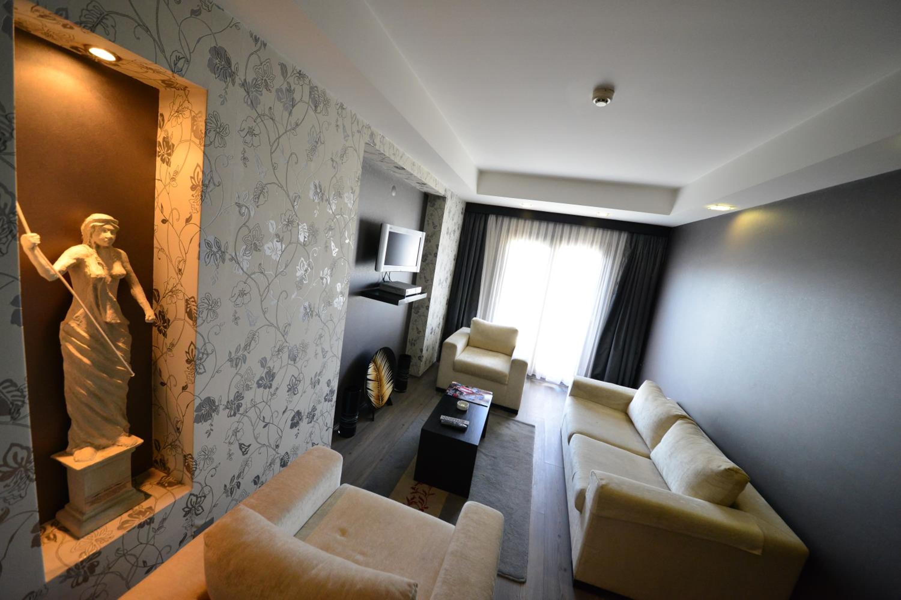 Deluxe Suite photo 1