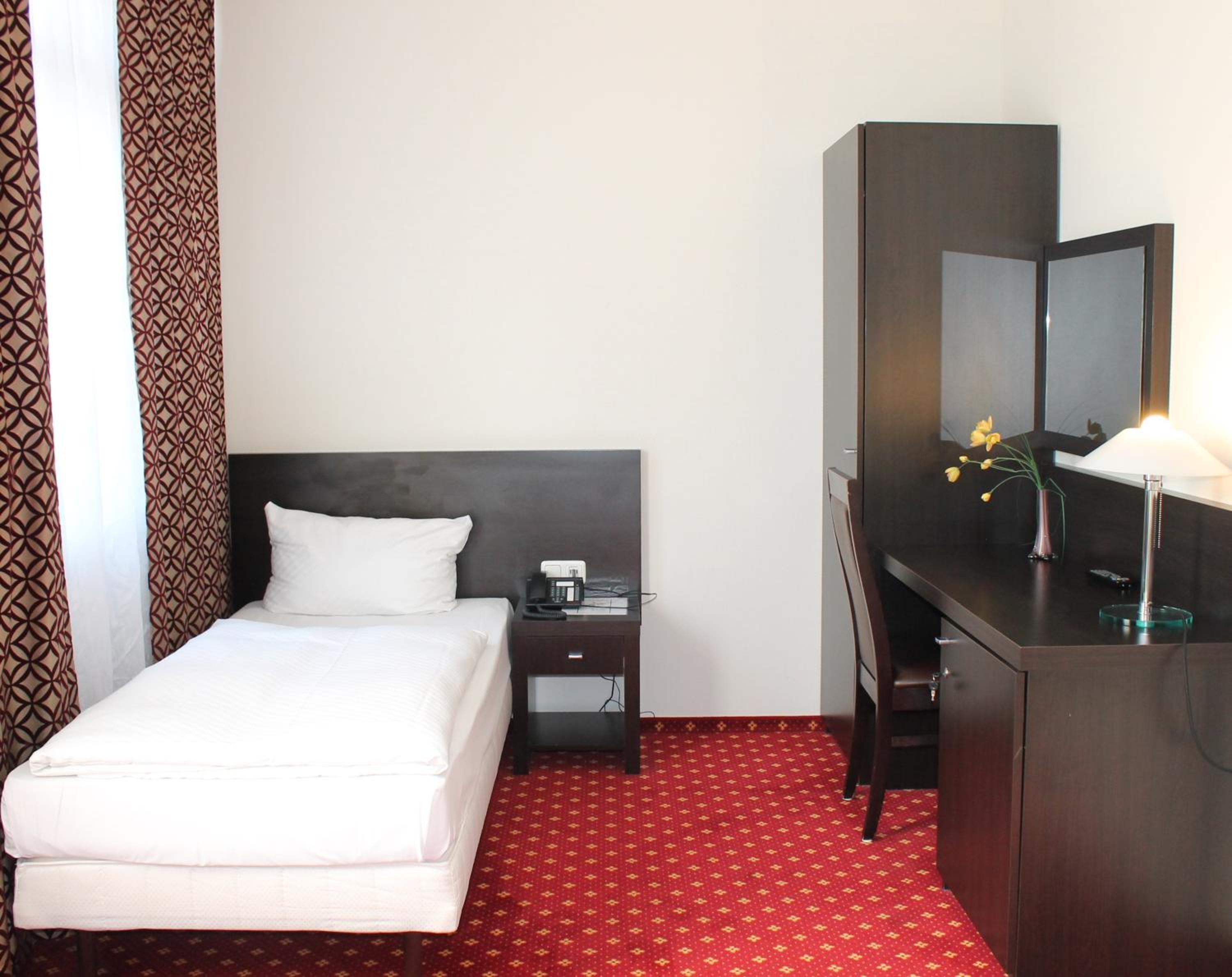 Single Room photo 1