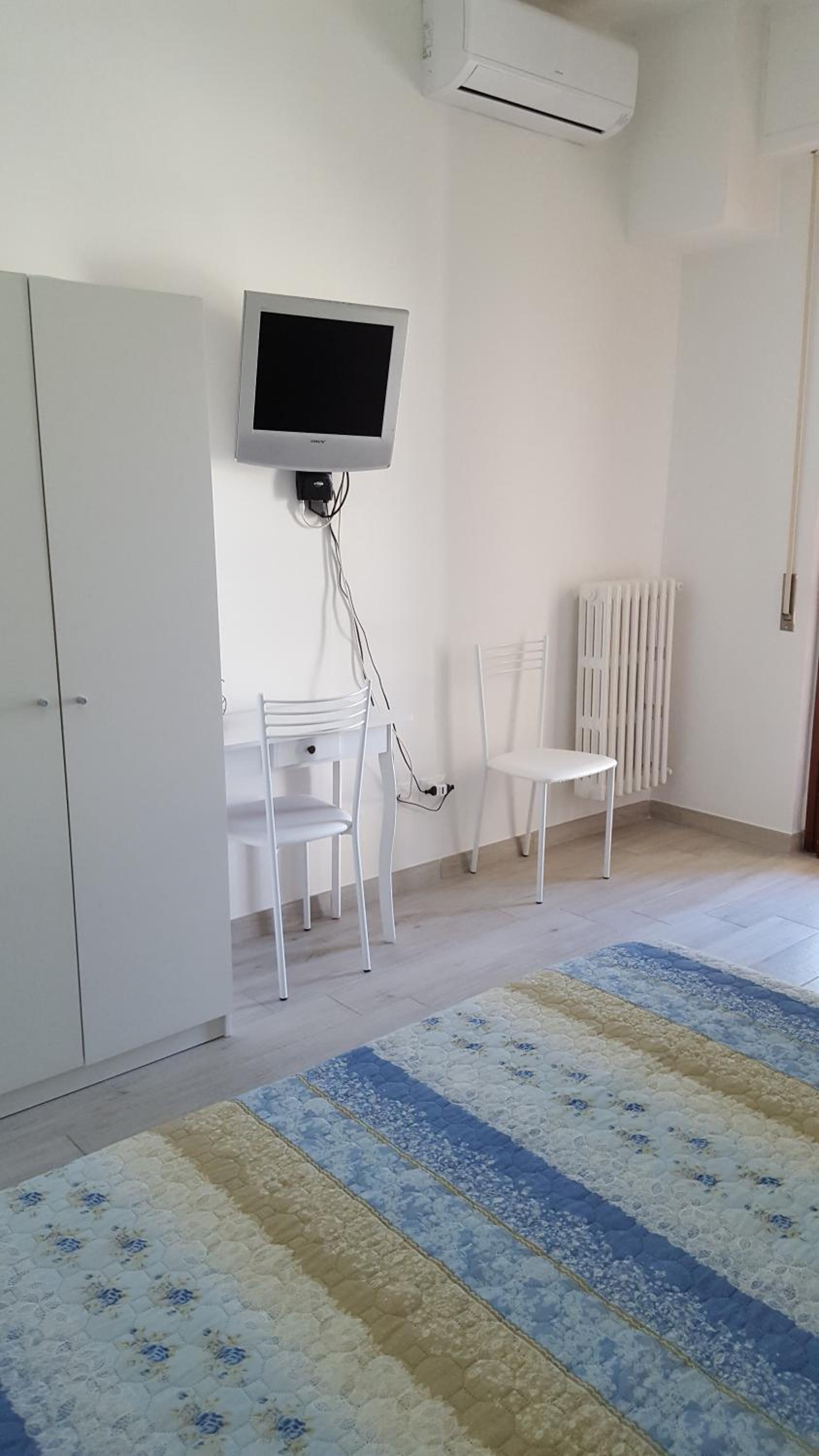 Double or Twin Room with Private Bathroom photo 3