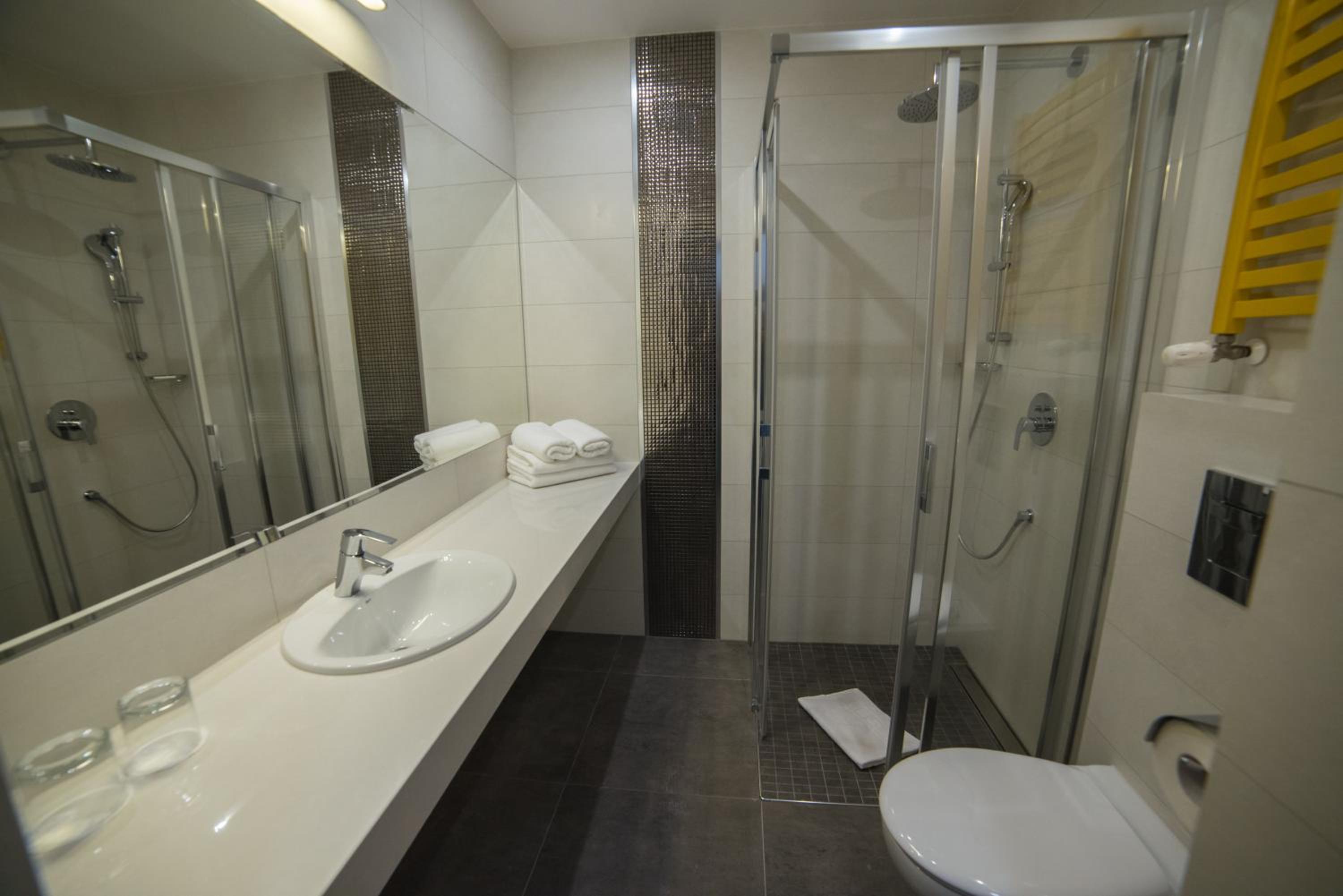 Deluxe Twin Room - Photo 2
