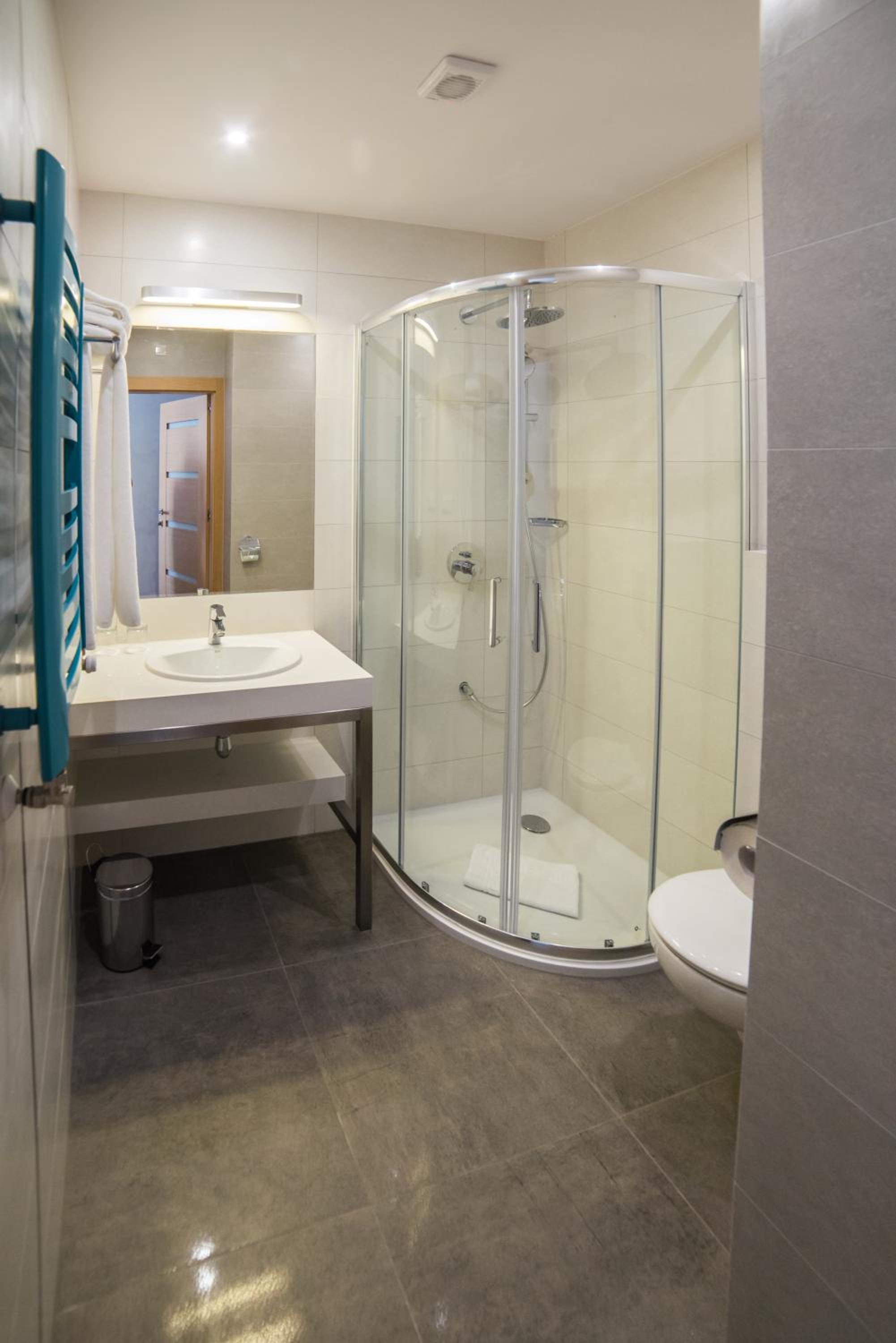 Deluxe Twin Room - Photo 9