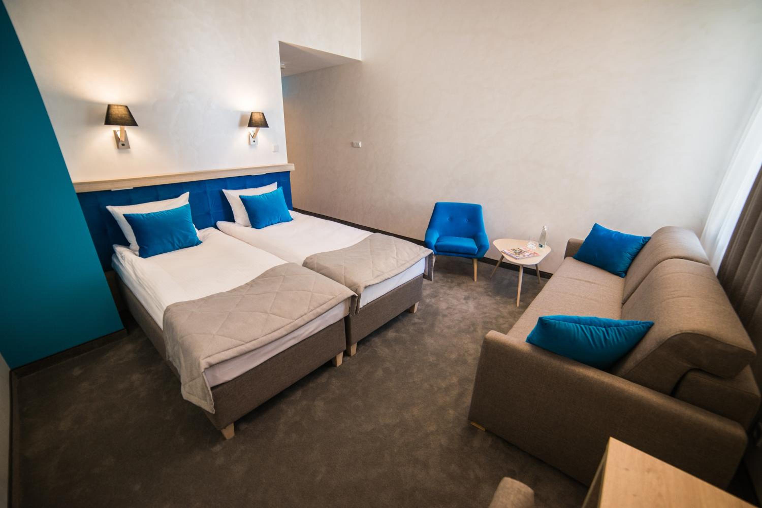 Standard Twin Room - Photo 1