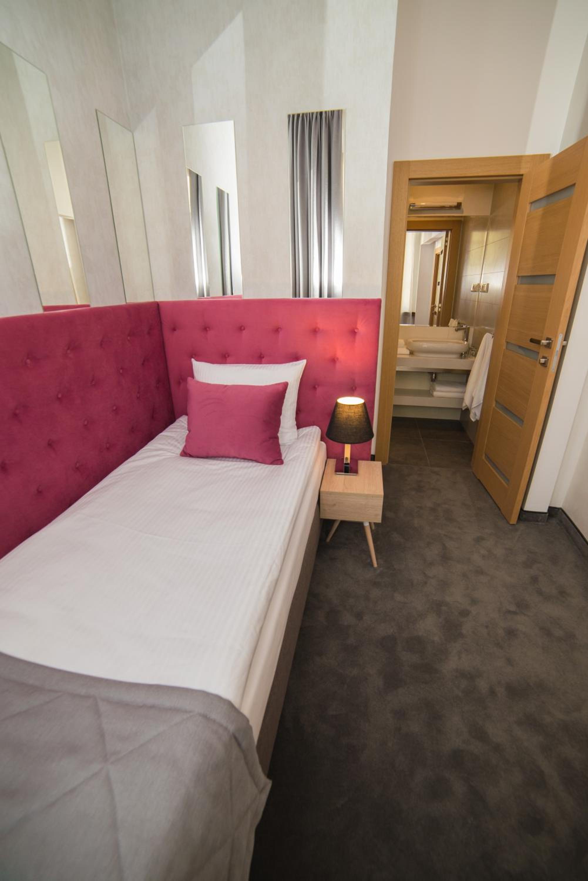 Standard Triple Room - Photo 2
