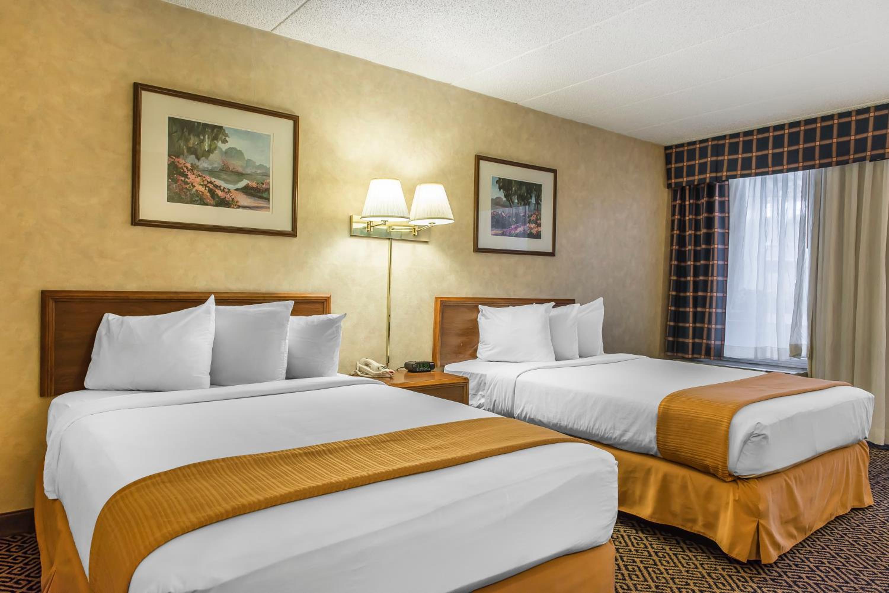 Double Room With Two Double Beds - Photo 3