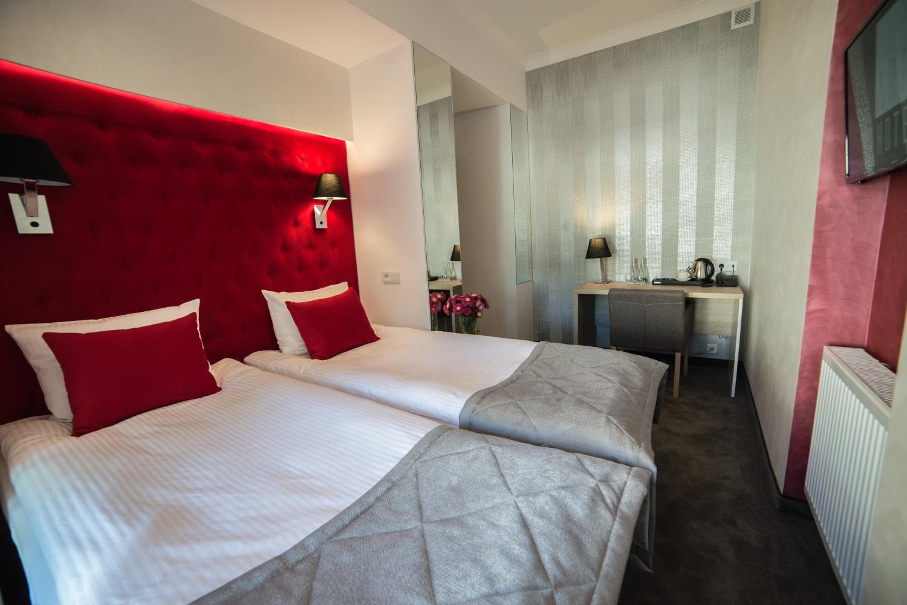 Deluxe Twin Room - Photo 6