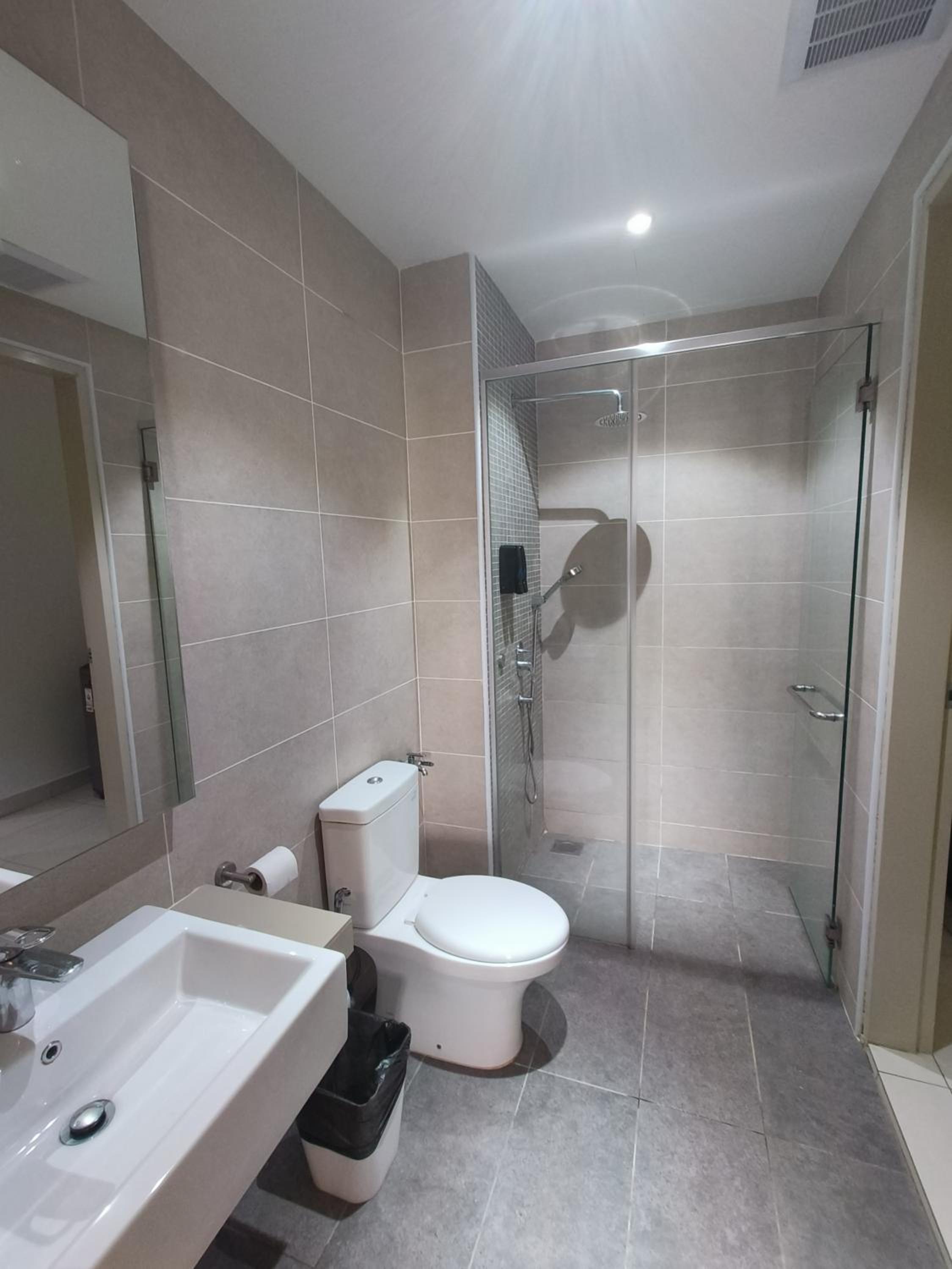 2 Queen Bed Apartment with Seaview