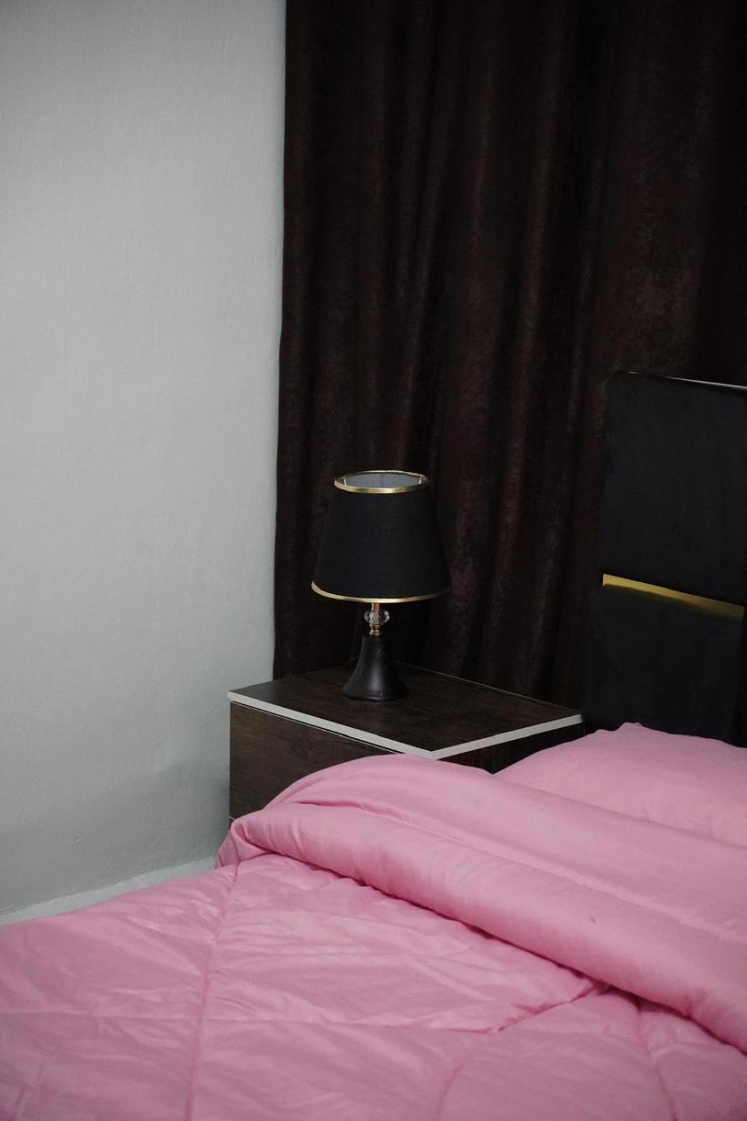 Single Room with Shared Bathroom photo 3