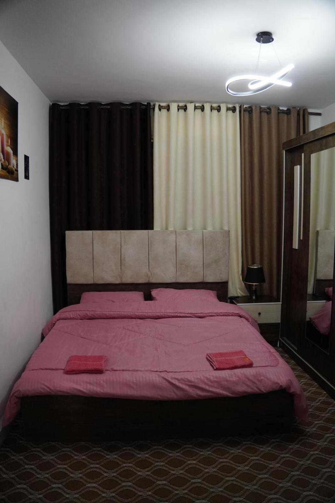 Single Room with Shared Bathroom photo 2
