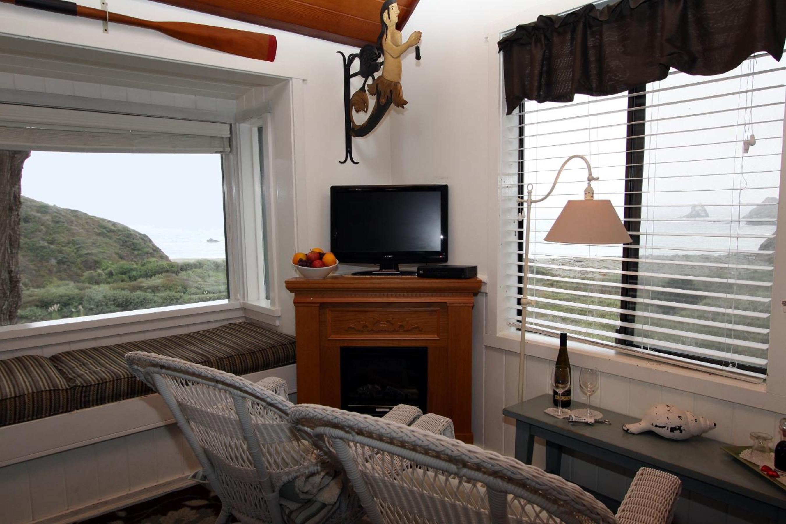 Queen Cottage with Ocean View