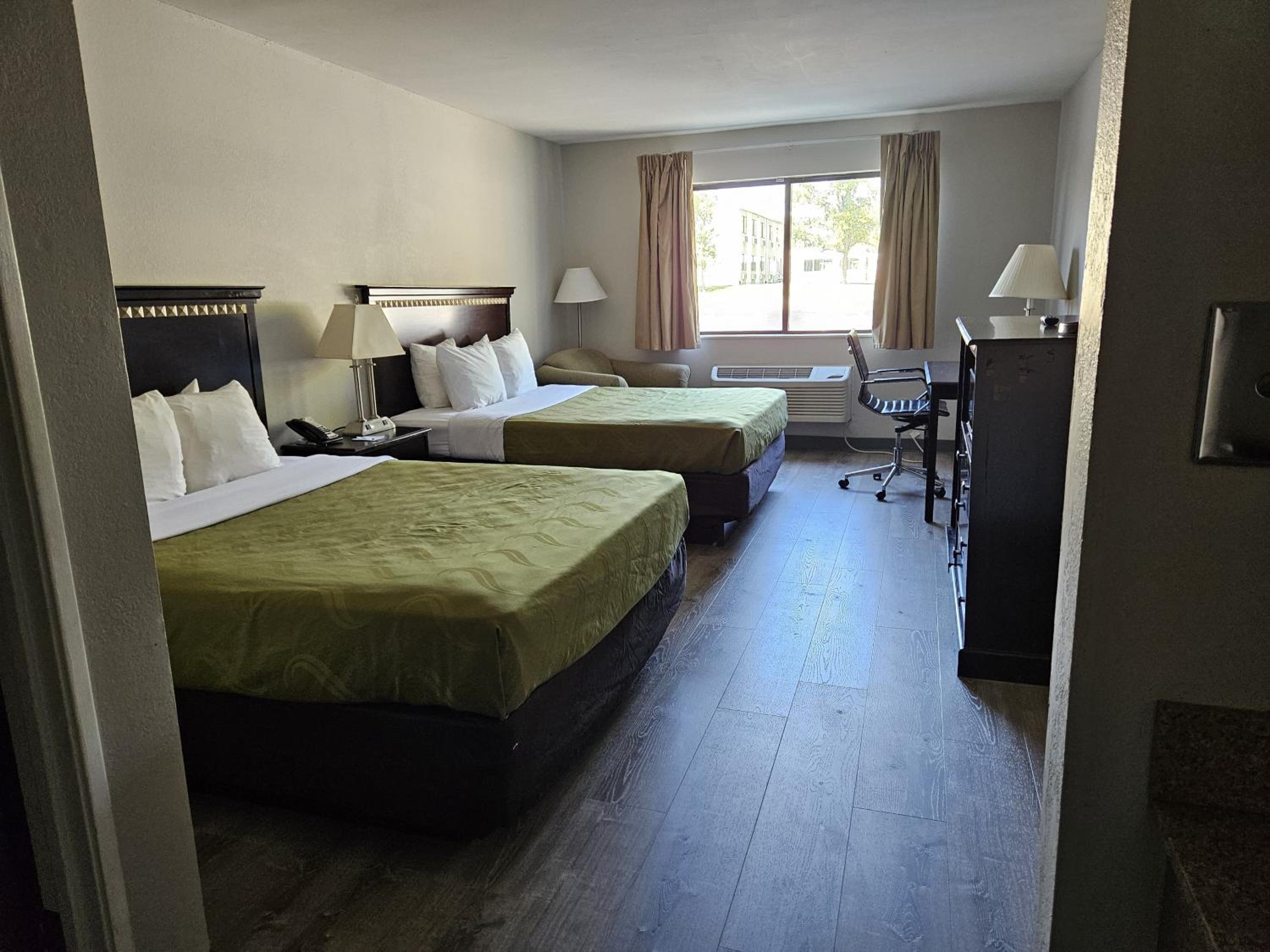 Quadruple Room with Two Queen Beds - Non Smoking