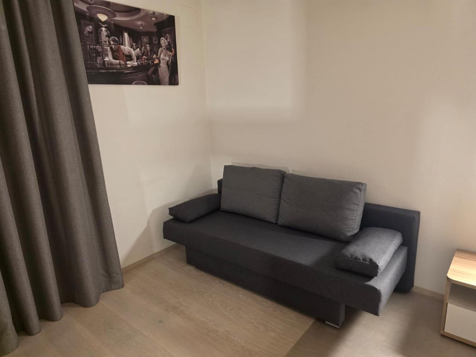 Single Bed in Male Dormitory Room with Shared Bathroom photo 3