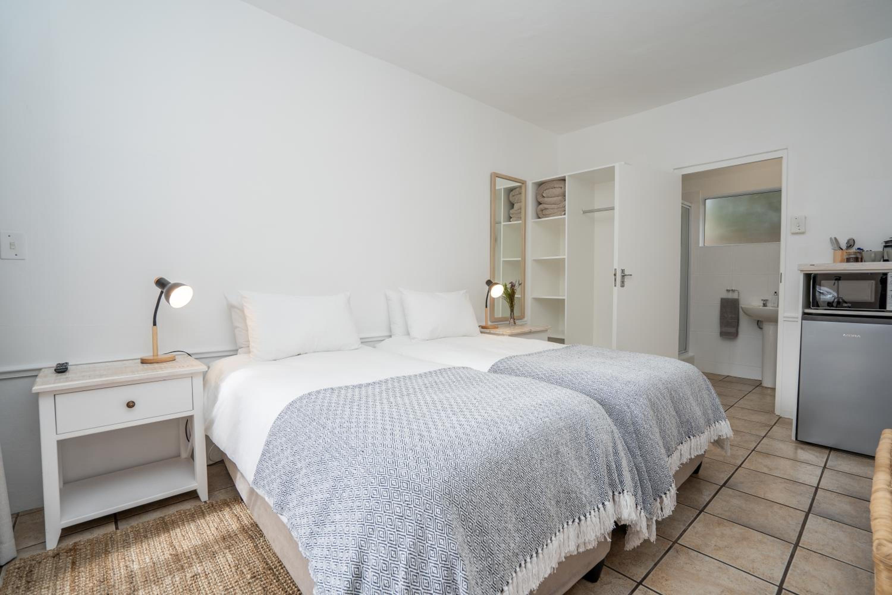 Twin Room with Shower photo 1