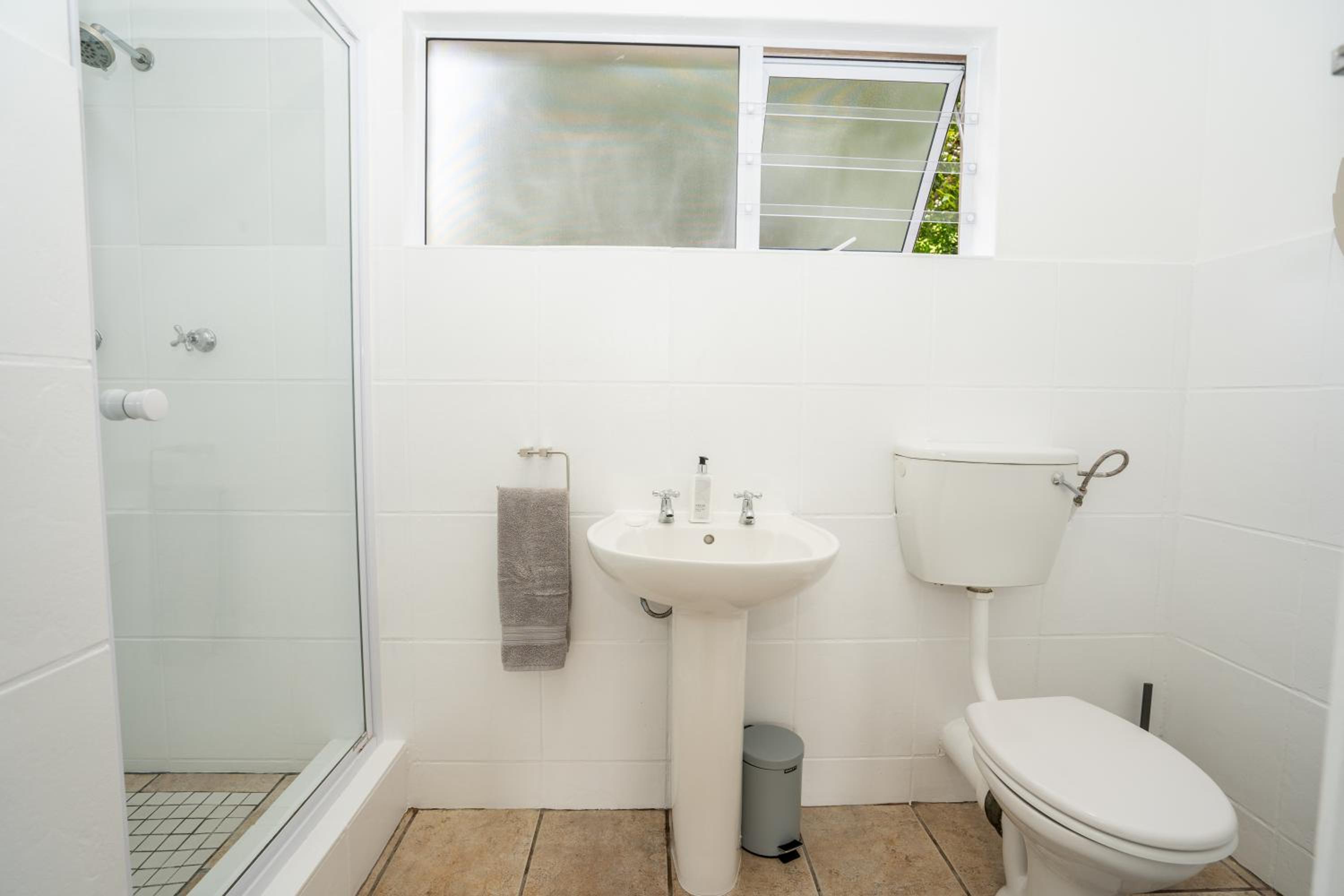 Twin Room with Shower photo 3