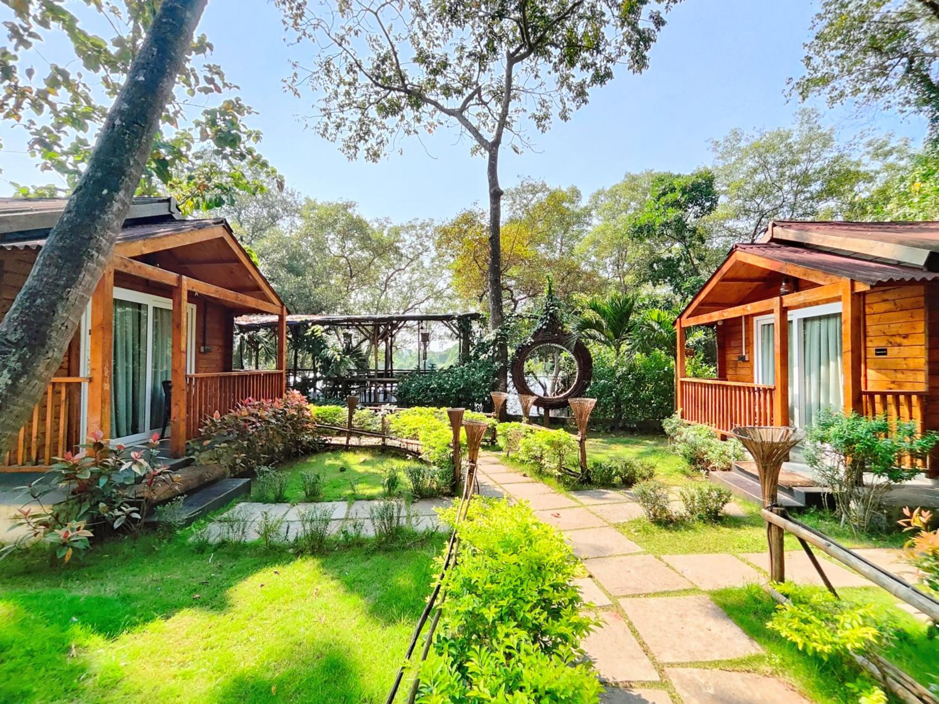 Villa with Garden View