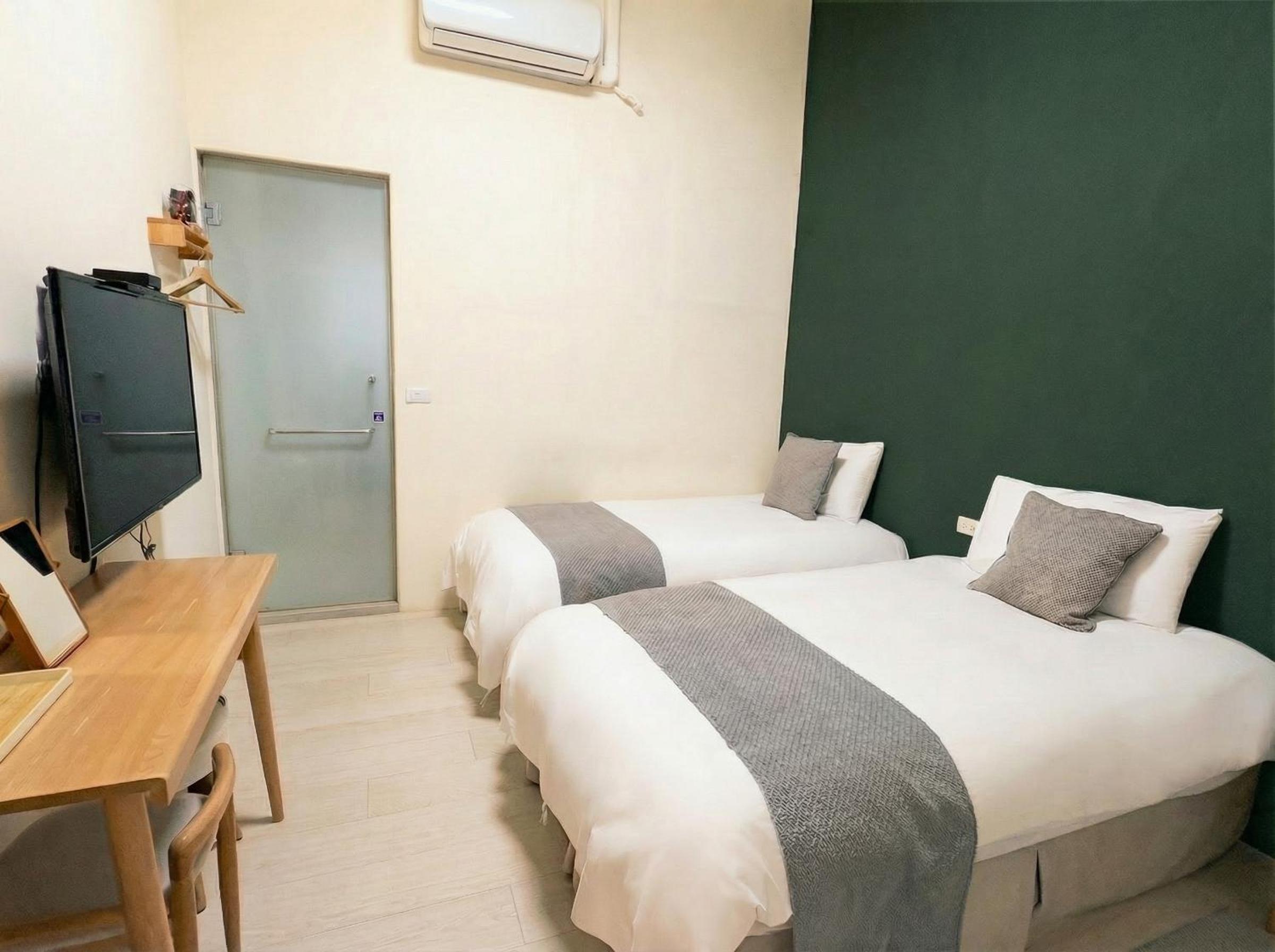 Economy Double or Twin Room photo 2
