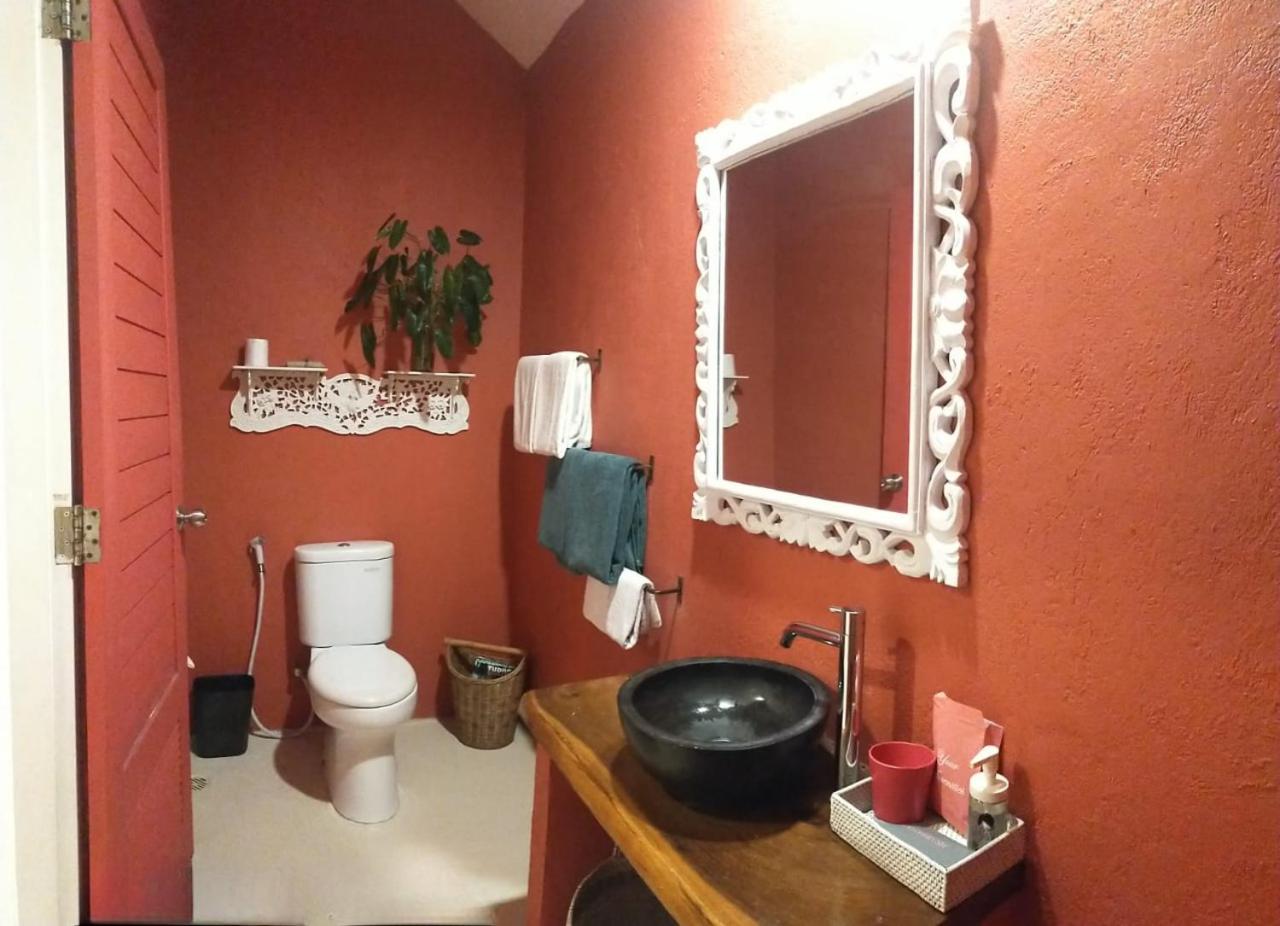 Budget Surfer Room - for Cool Adults Only photo 2