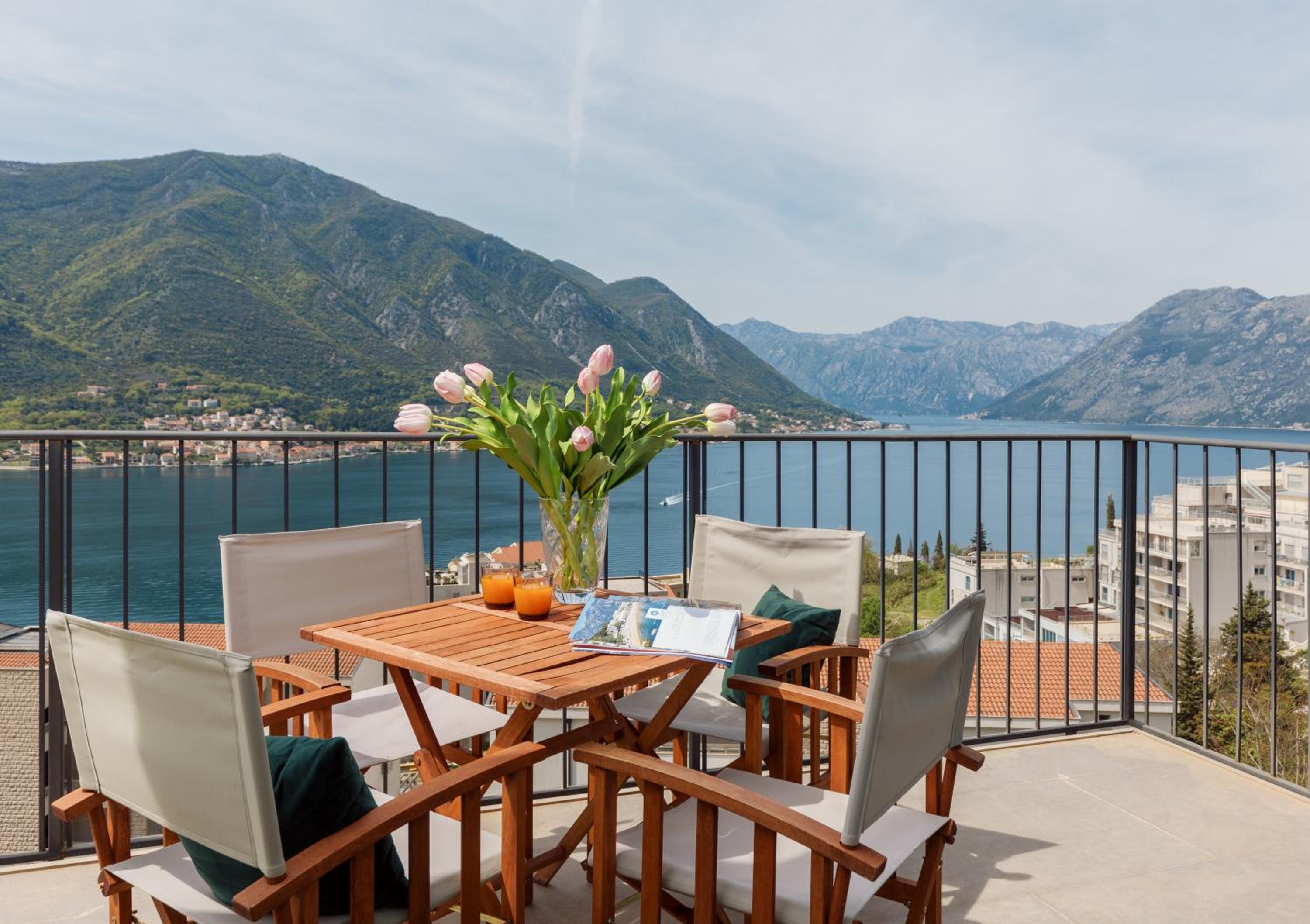 Two-Bedroom Apartment with Balcony and Sea View