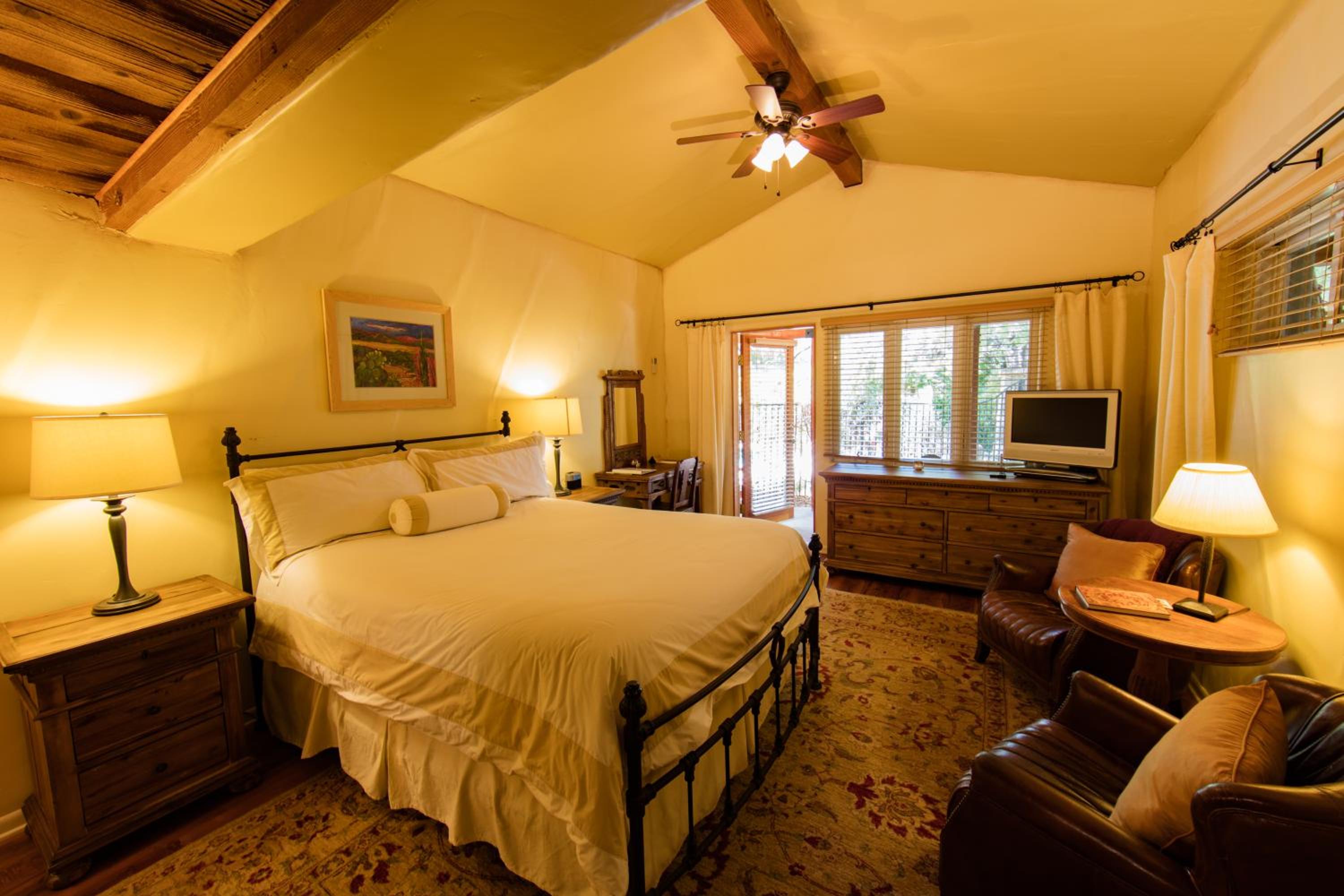 Toad Room - Queen Bed photo 1