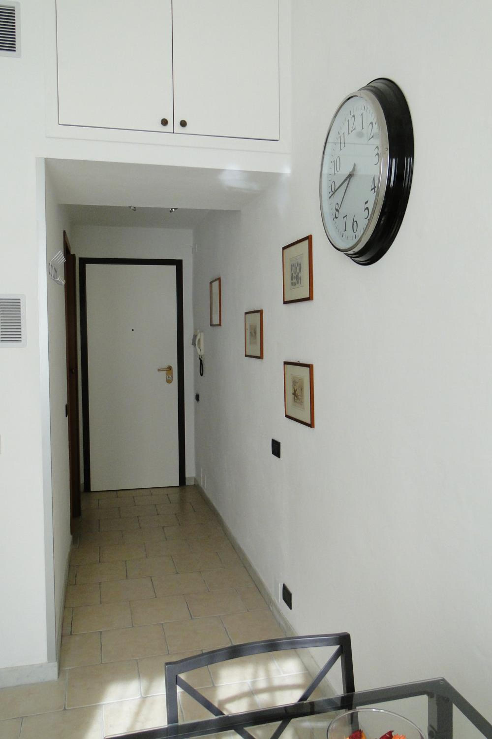One-Bedroom Apartment - Photo 5