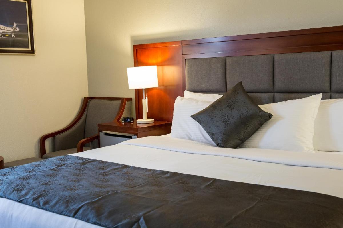 Double Room with Two Double Beds - Non-Smoking photo 2