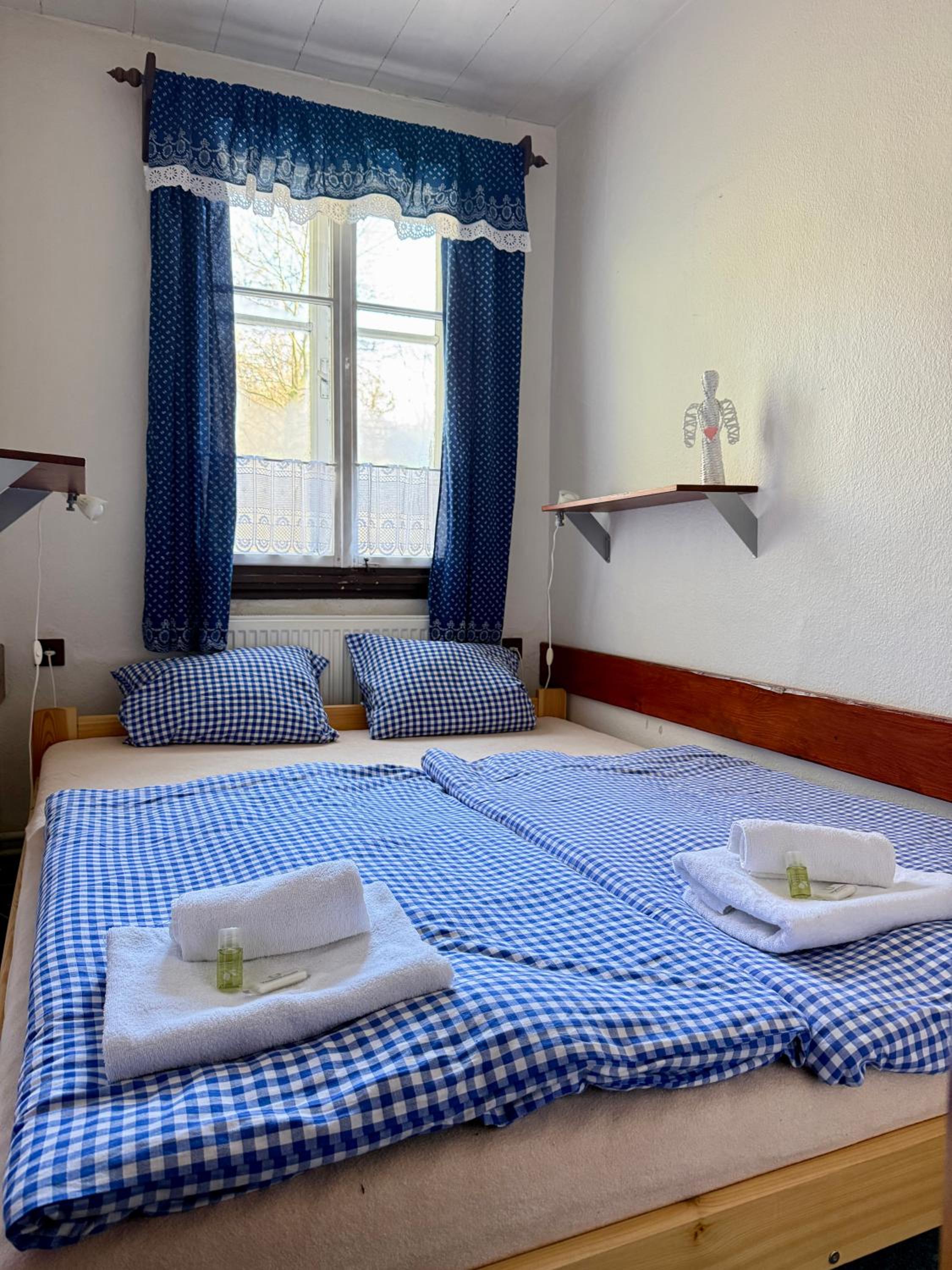 Quadruple Room with Private Bathroom photo 1