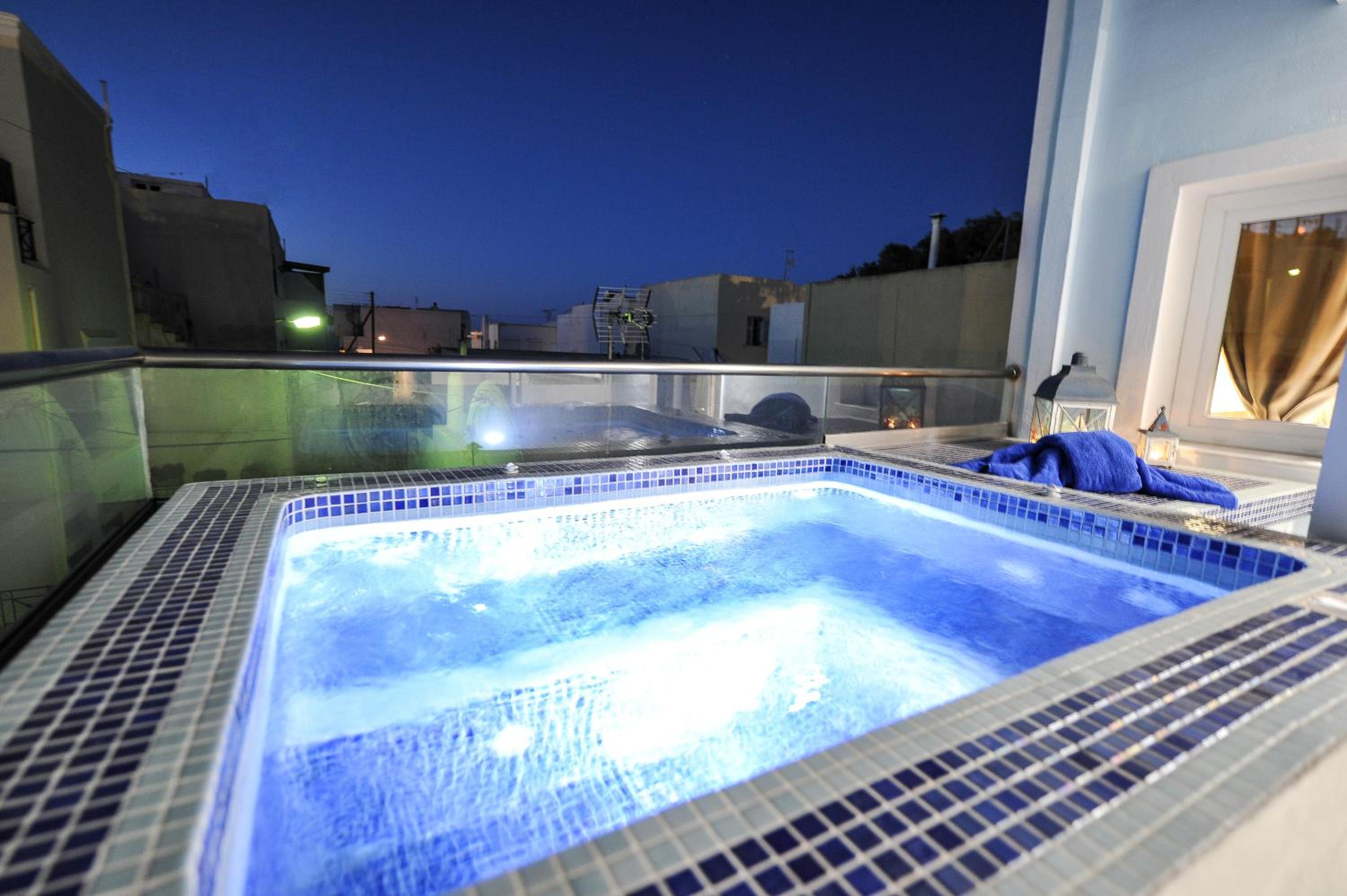 Double Room with Hot Tub photo 2