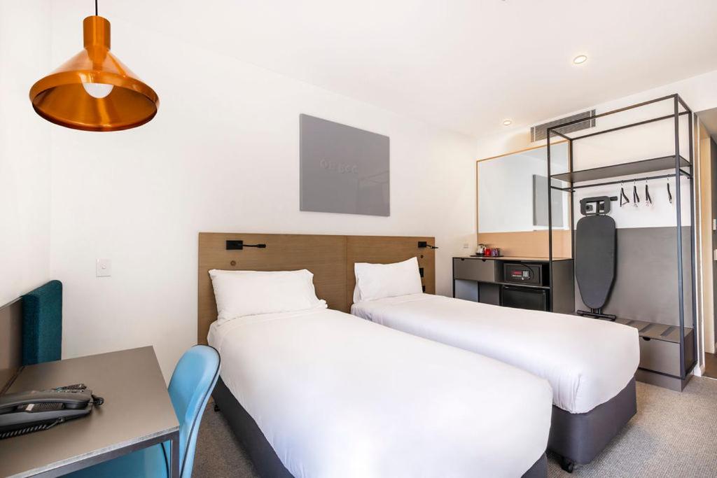 Premium Economy Room thumbnail 6