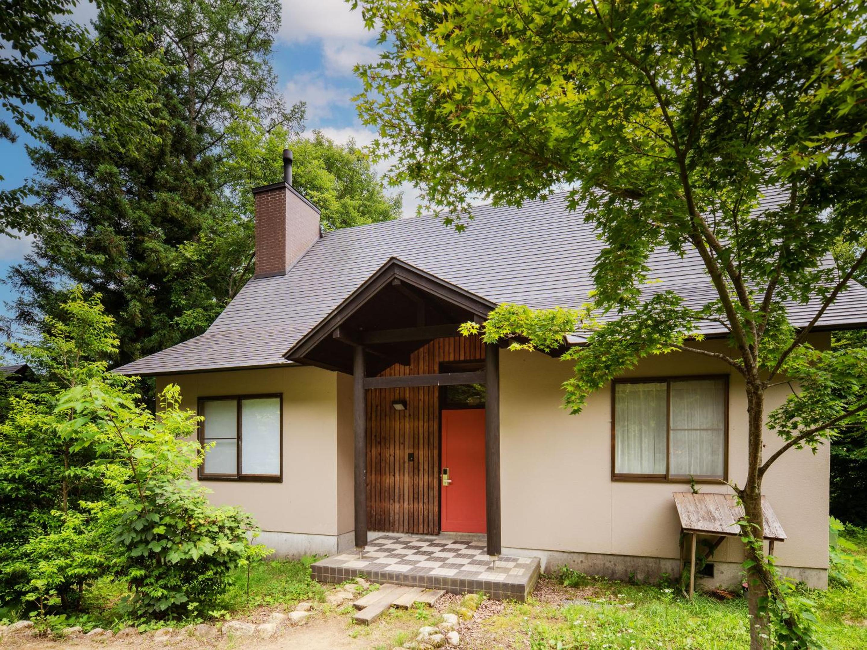Deluxe Cottage With Fireplace and Hot Spring