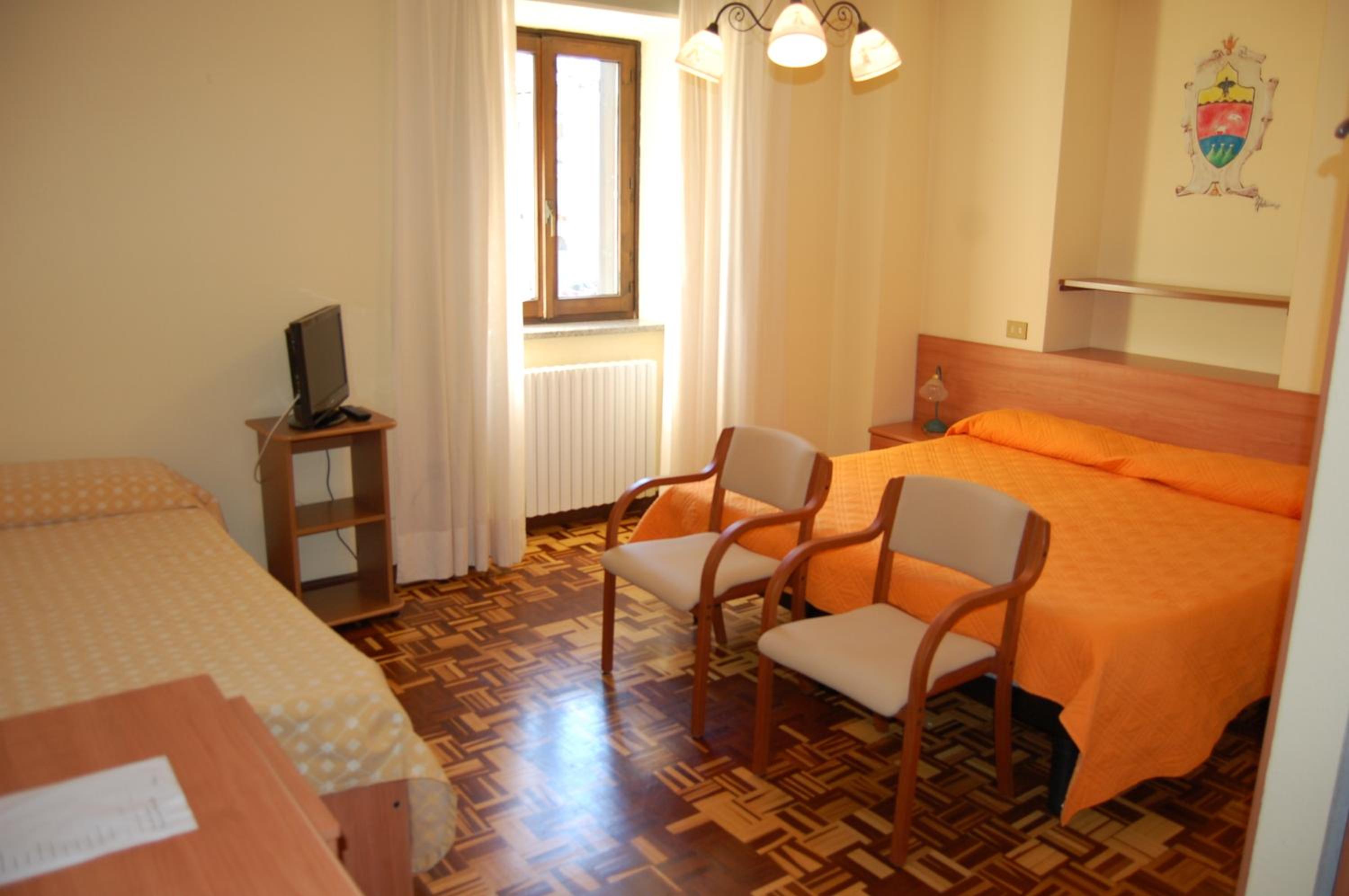 Triple Room - Photo 1