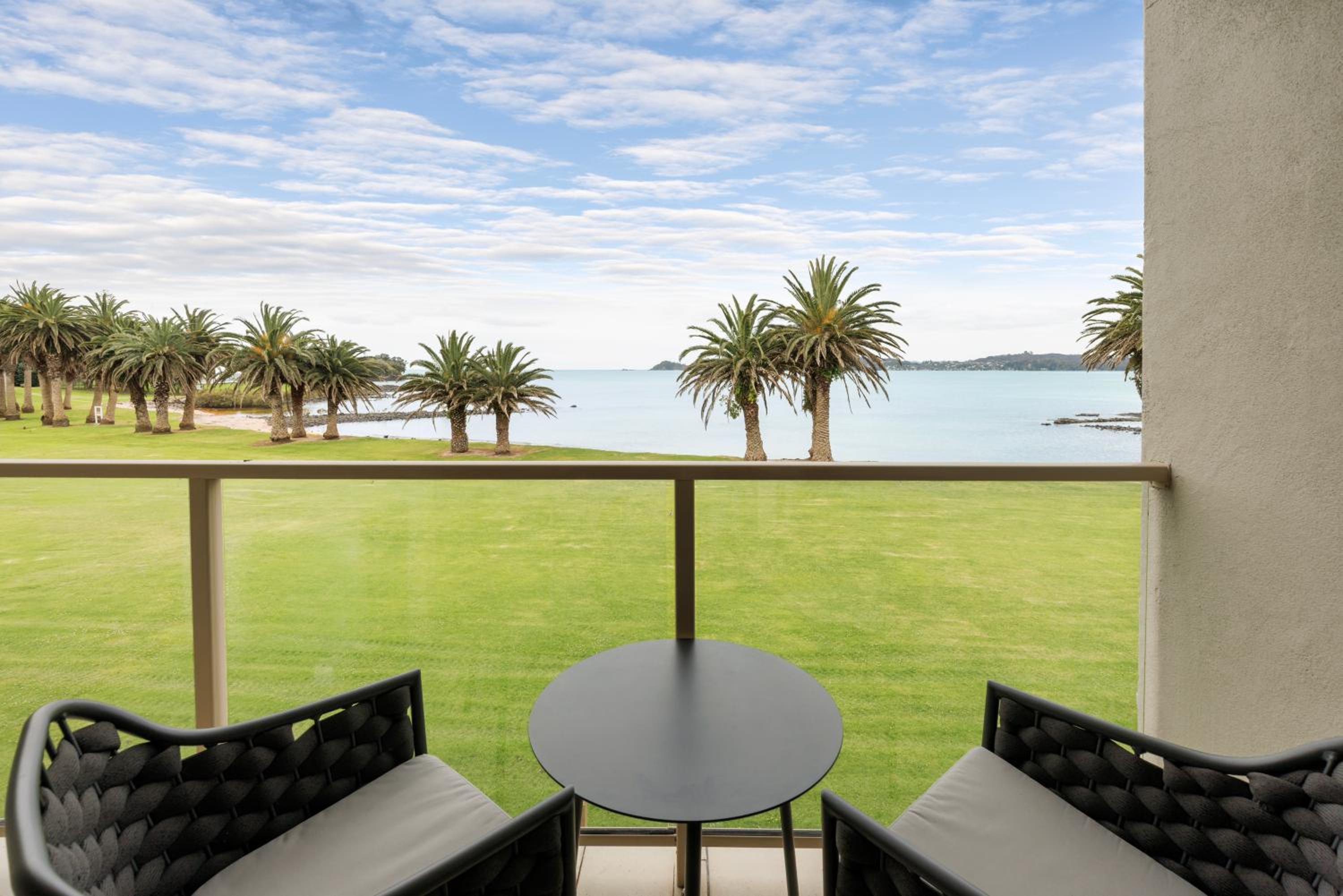 Suite with Seaview 1 King
