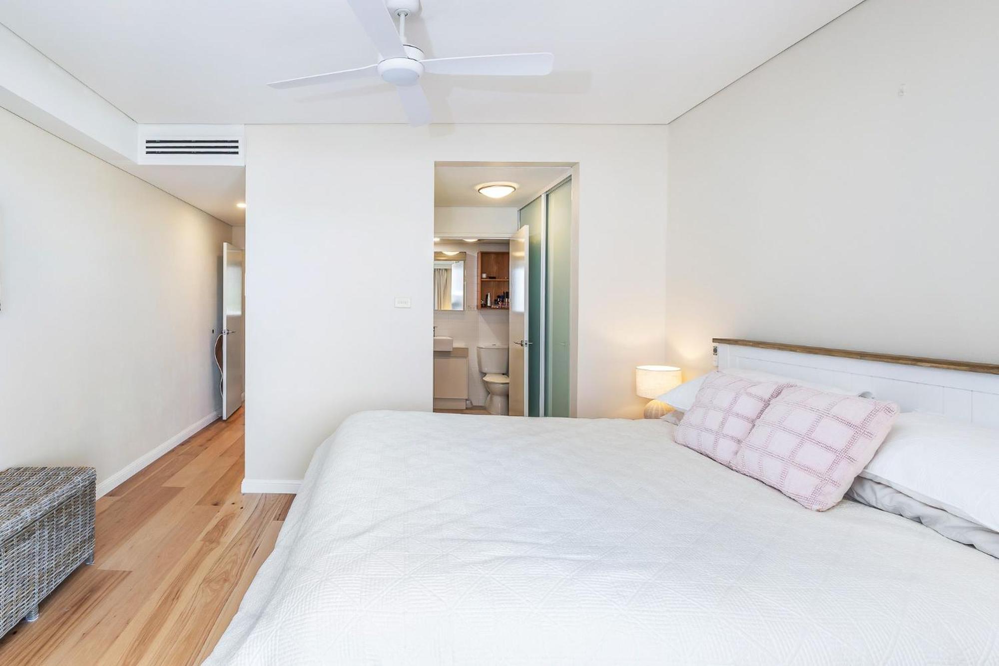 Apartment with Sea View photo 2