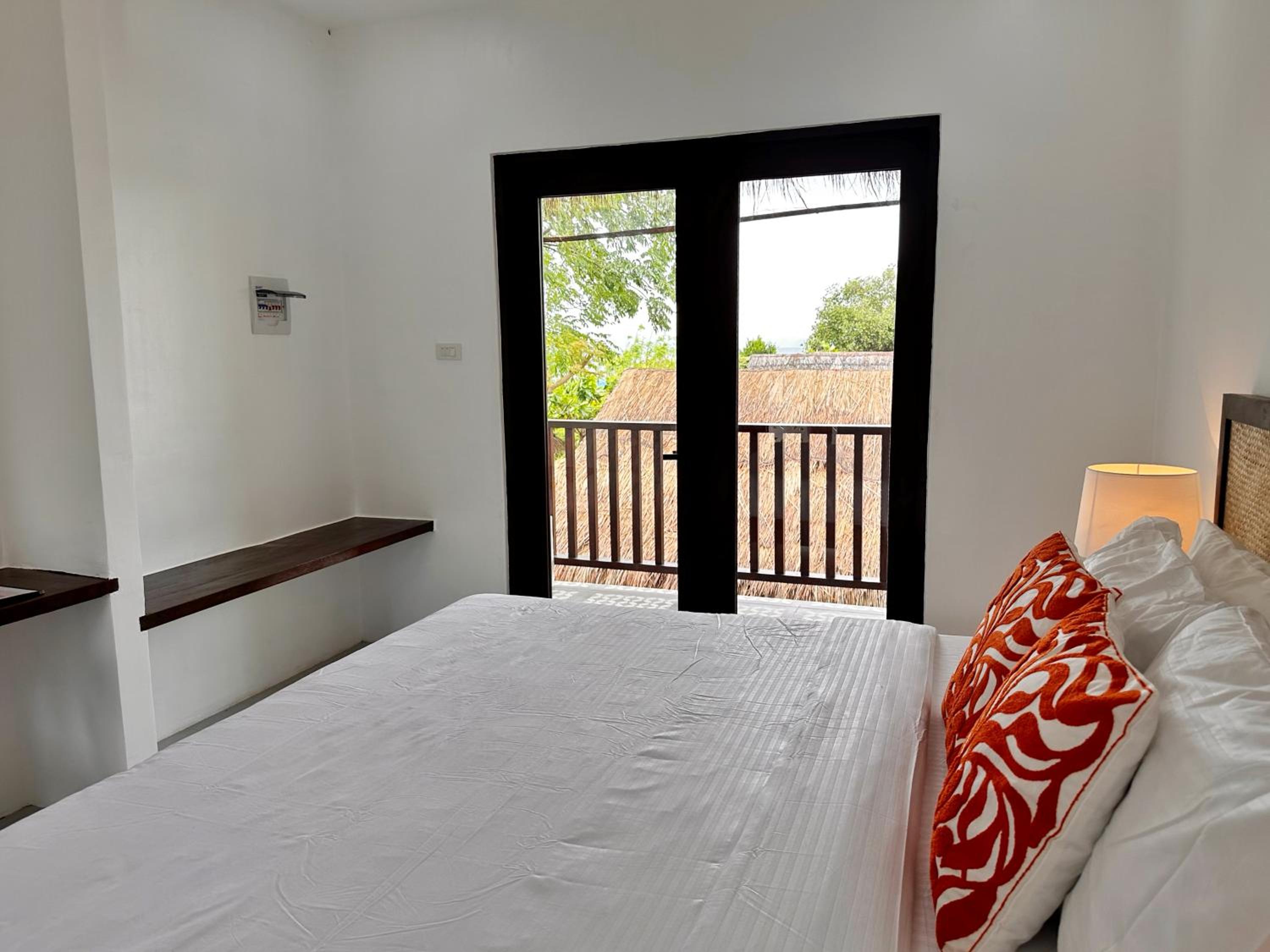 King Suite with Balcony photo 3