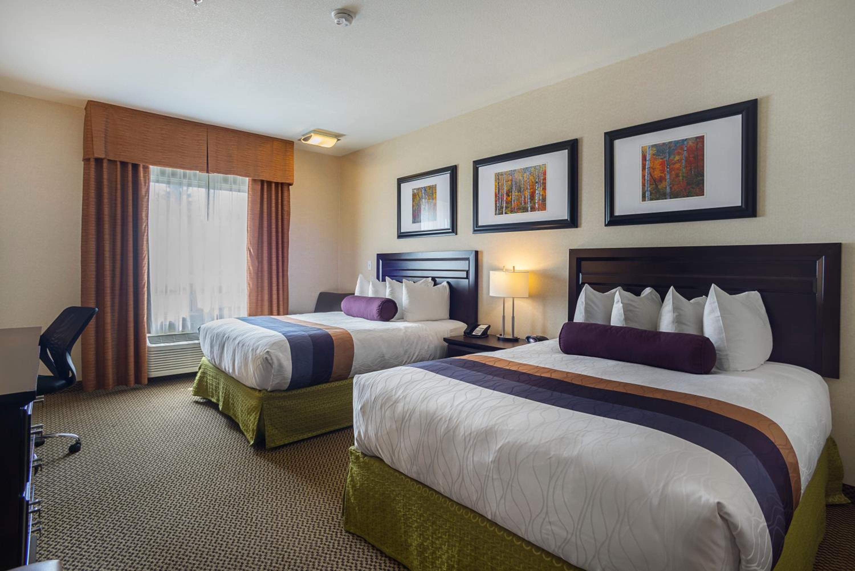 Queen Room With Two Queen Beds - Non-Smoking