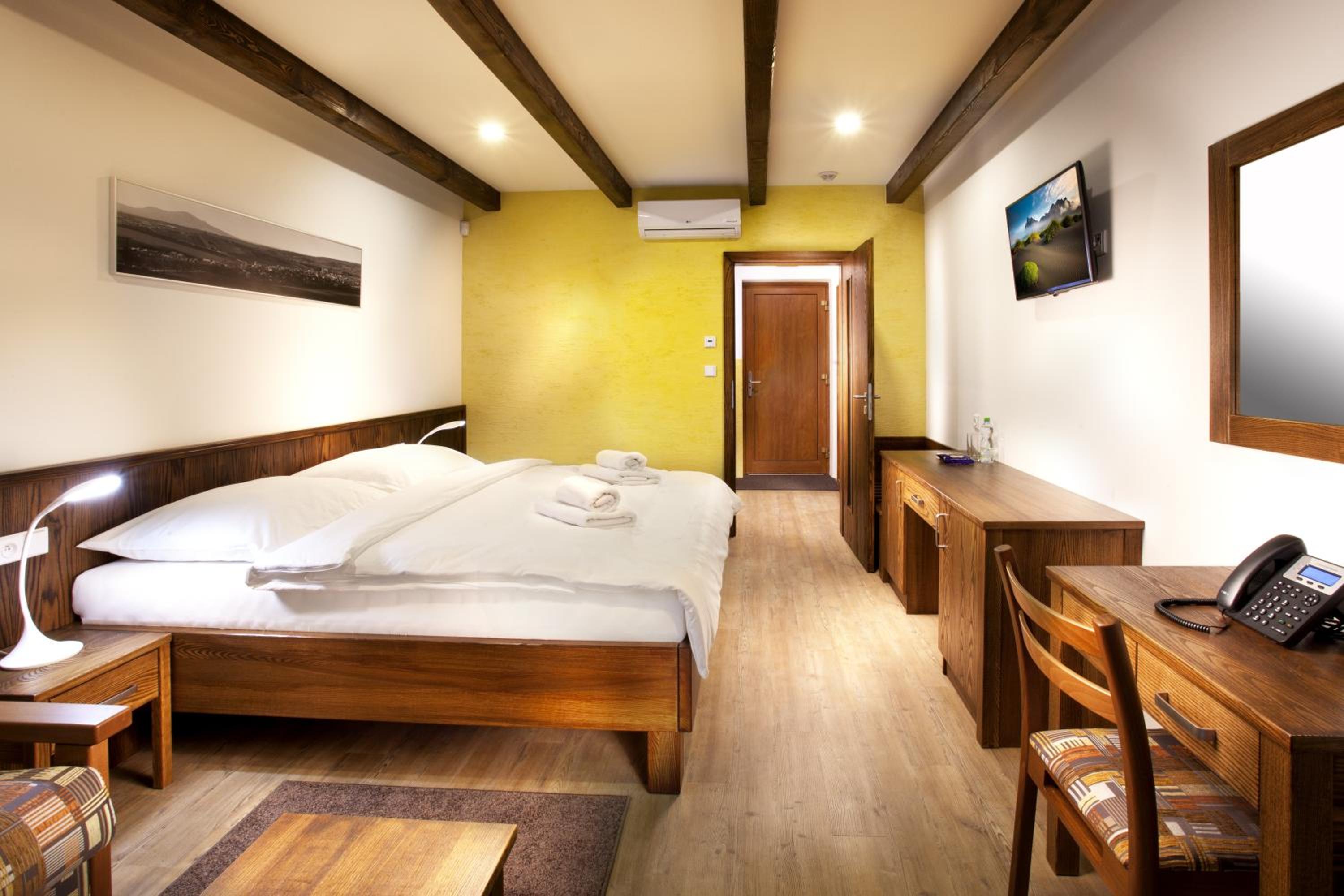 Suite (2 Adults) photo 2