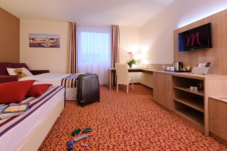 Standard  Double Room with Street View - Photo 3