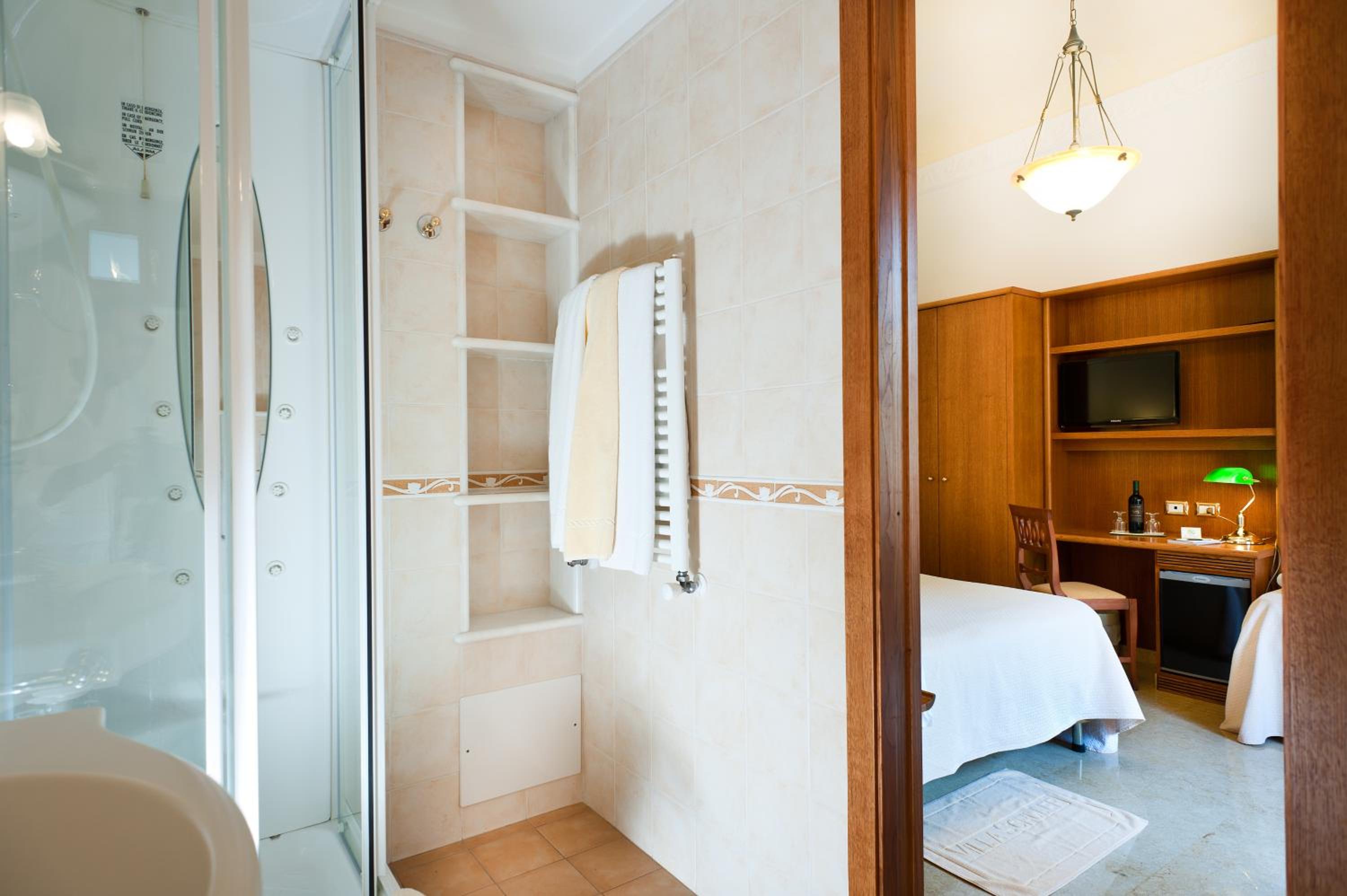 Triple Room with Garden View photo 3