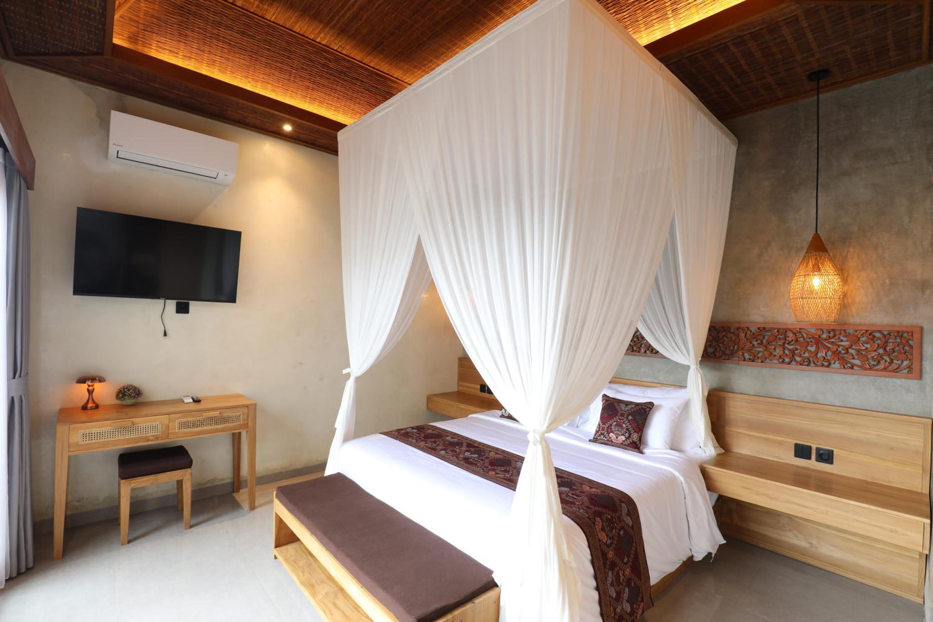 Two-Bedroom Villa - Photo 4