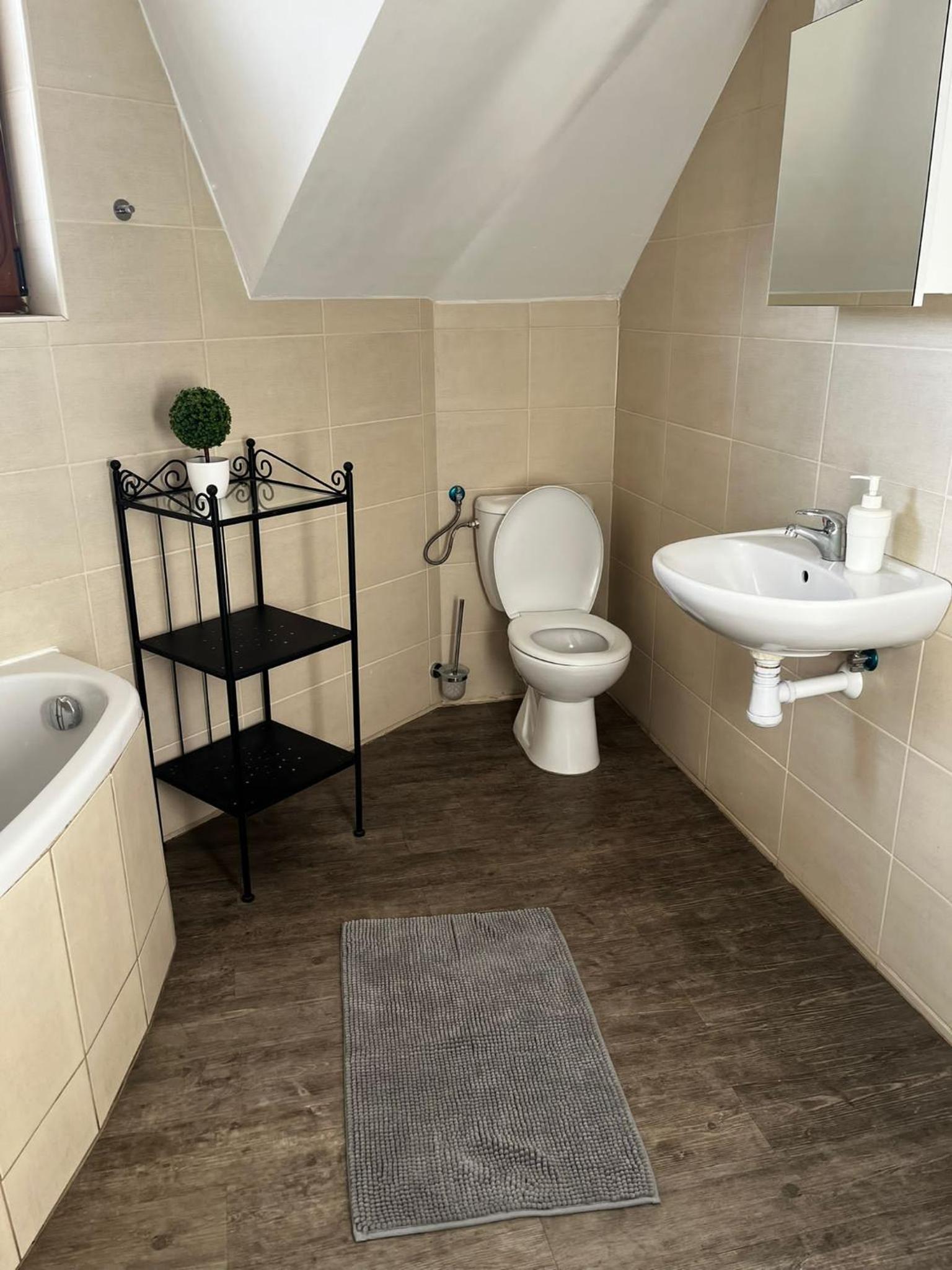 Triple Room with Private Bathroom photo 2