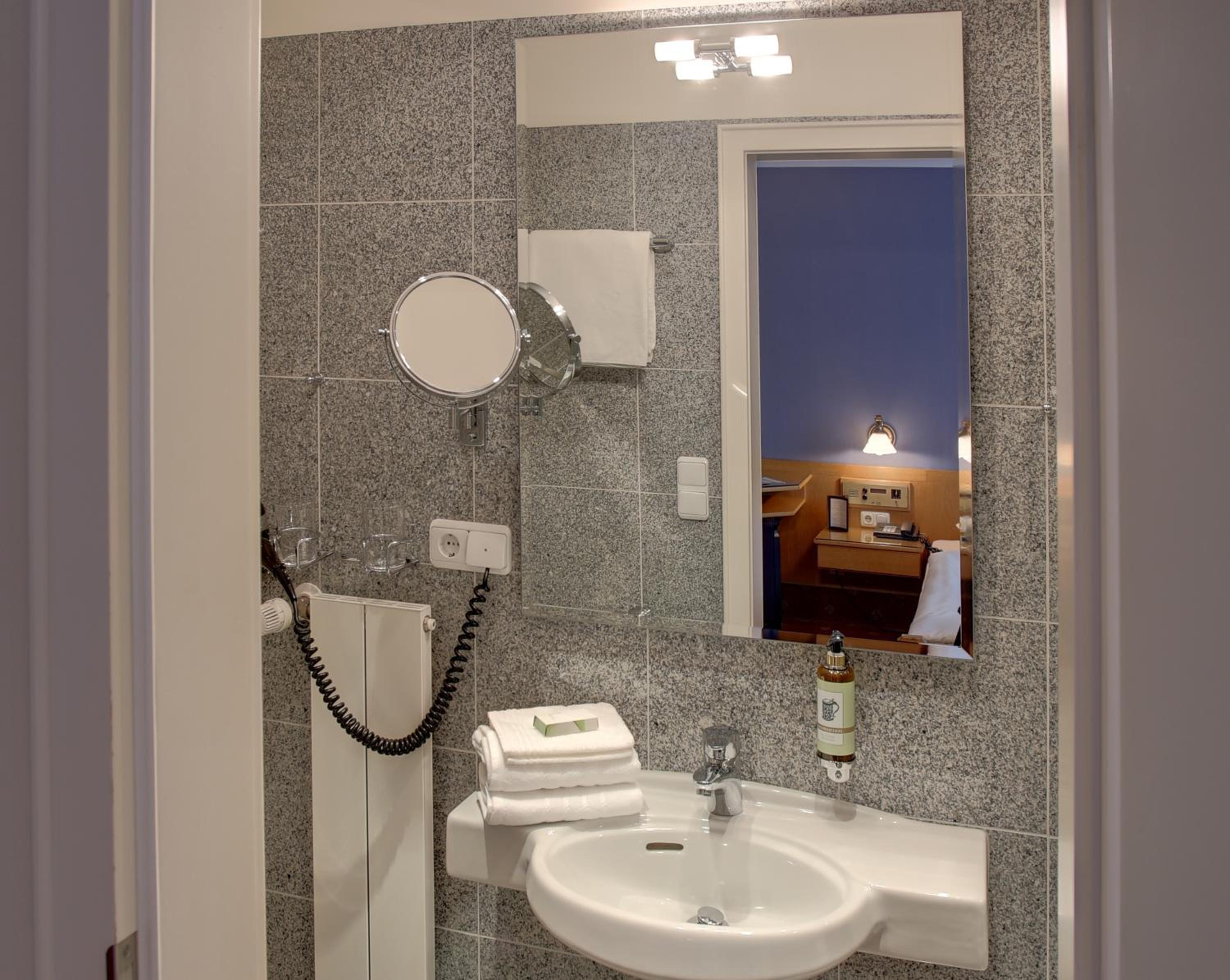 Double Room - Photo 3