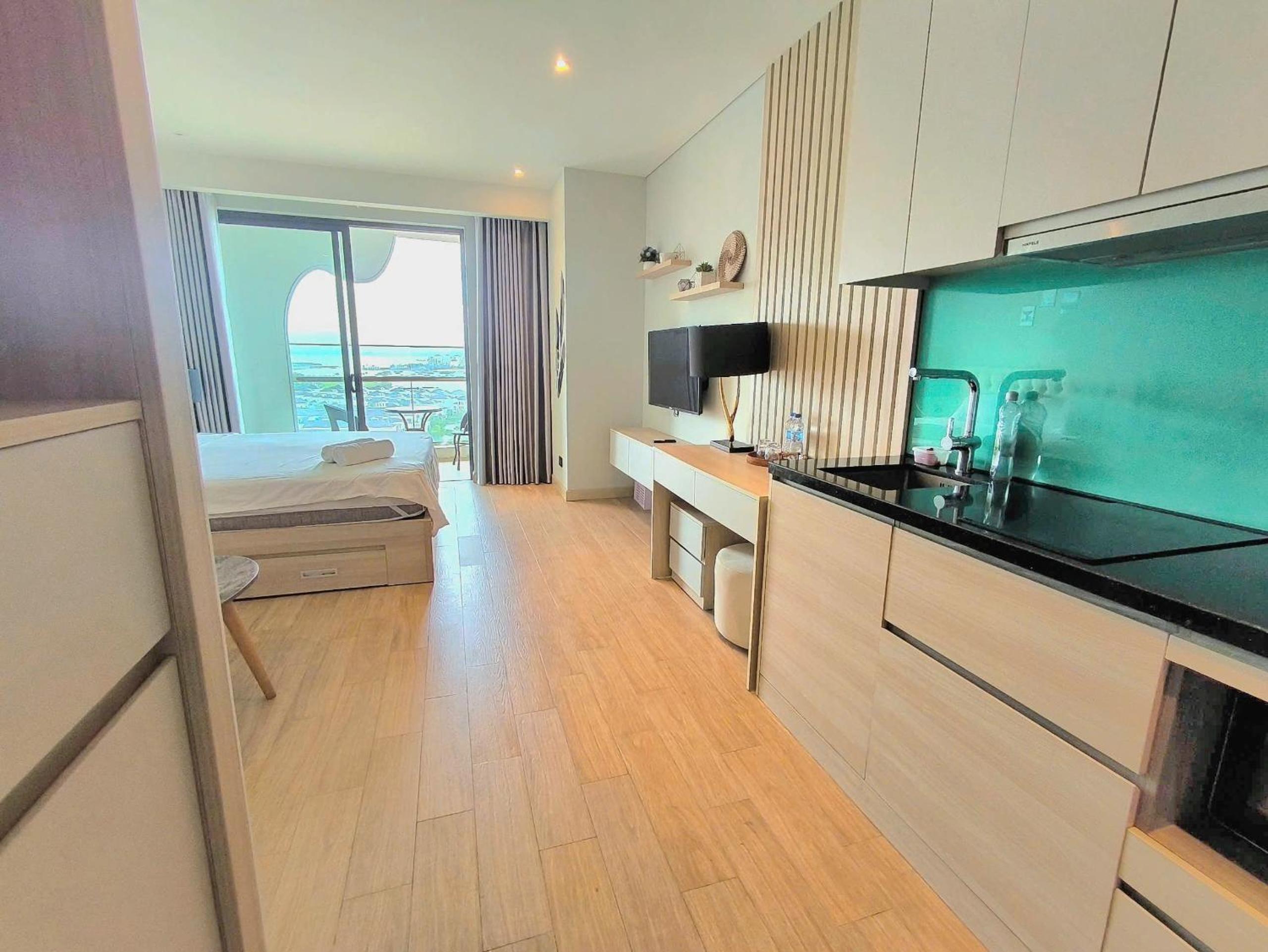 Studio Apartment with Sea View photo 2