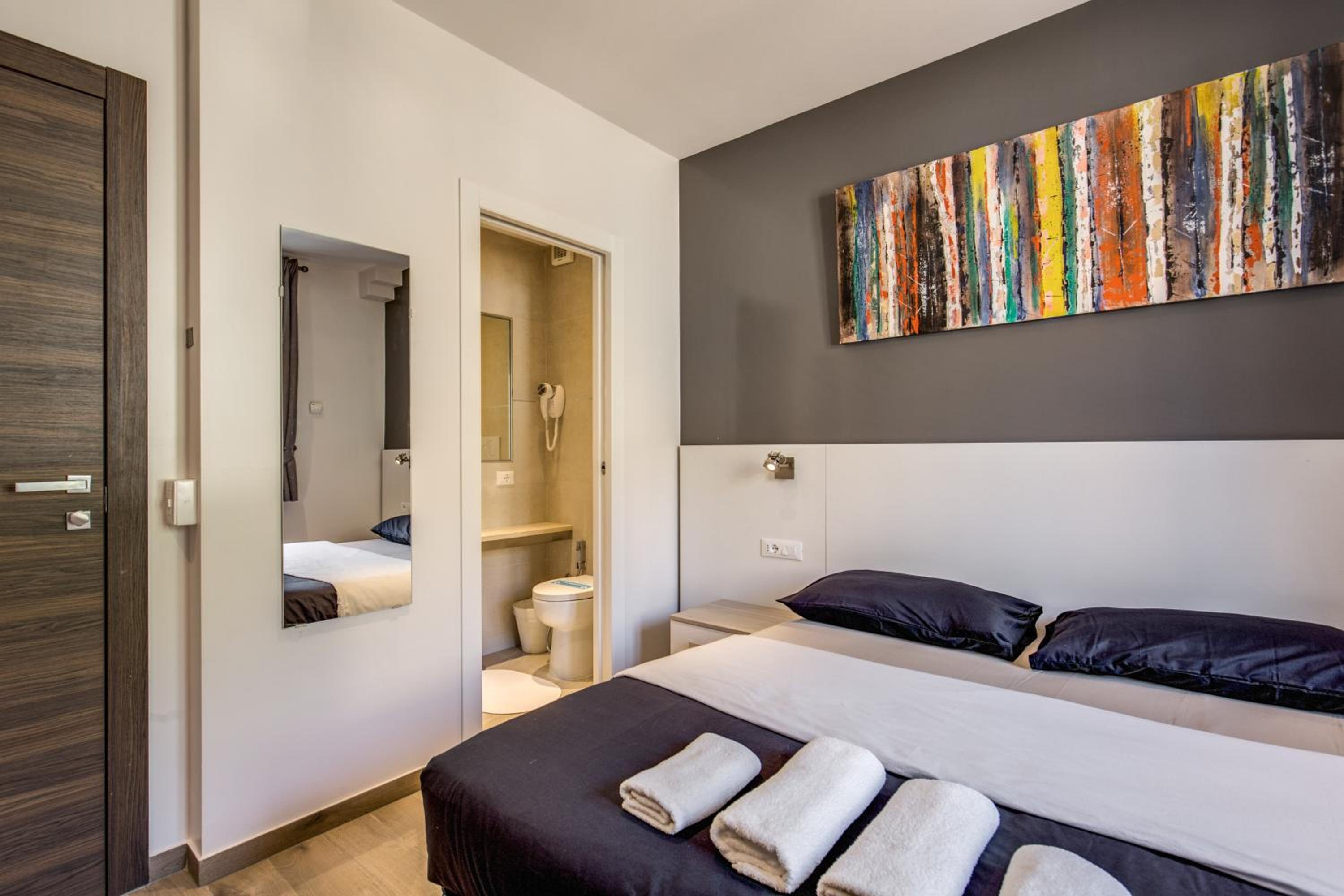 Double or Twin Room photo 3