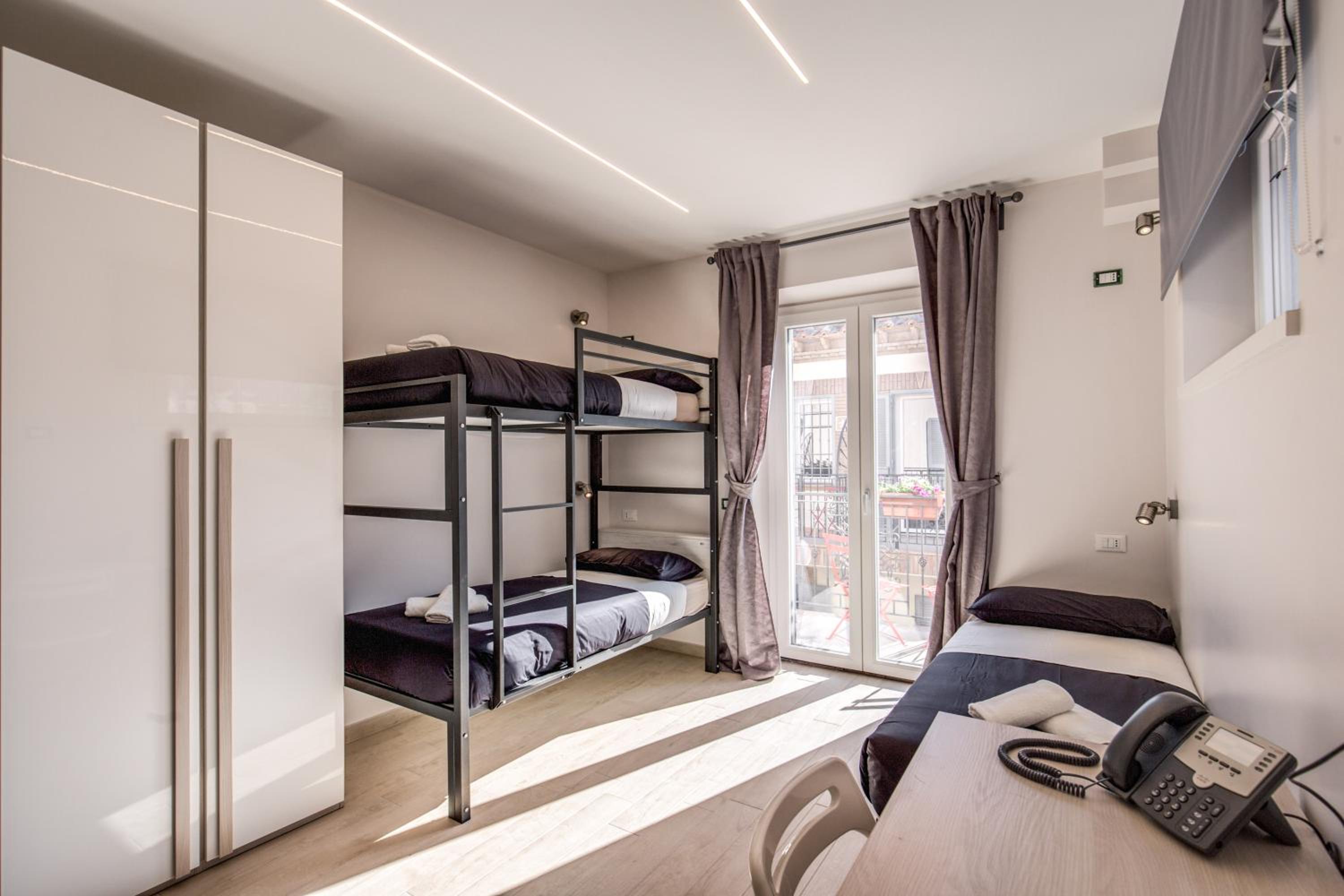 Triple Room with Balcony photo 1
