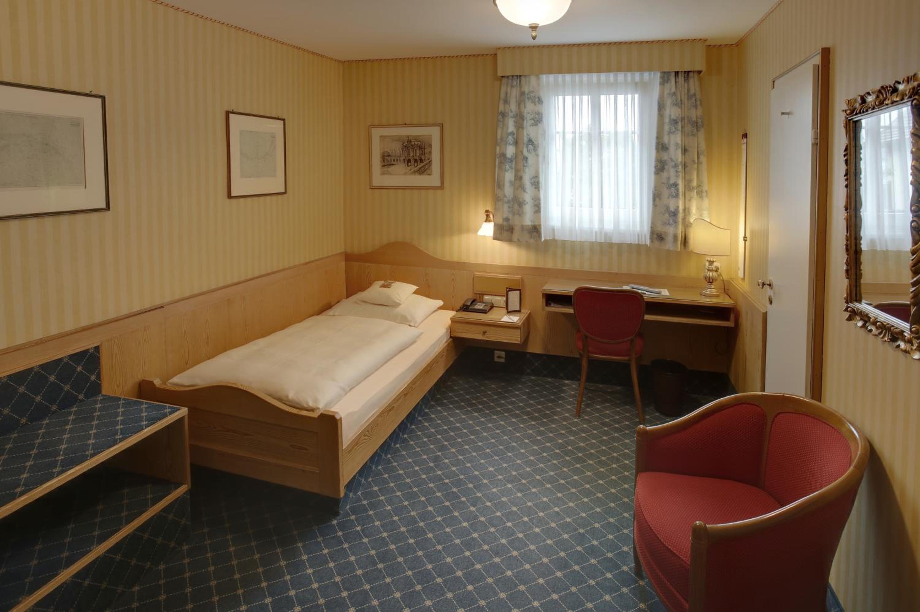Single Room photo 3