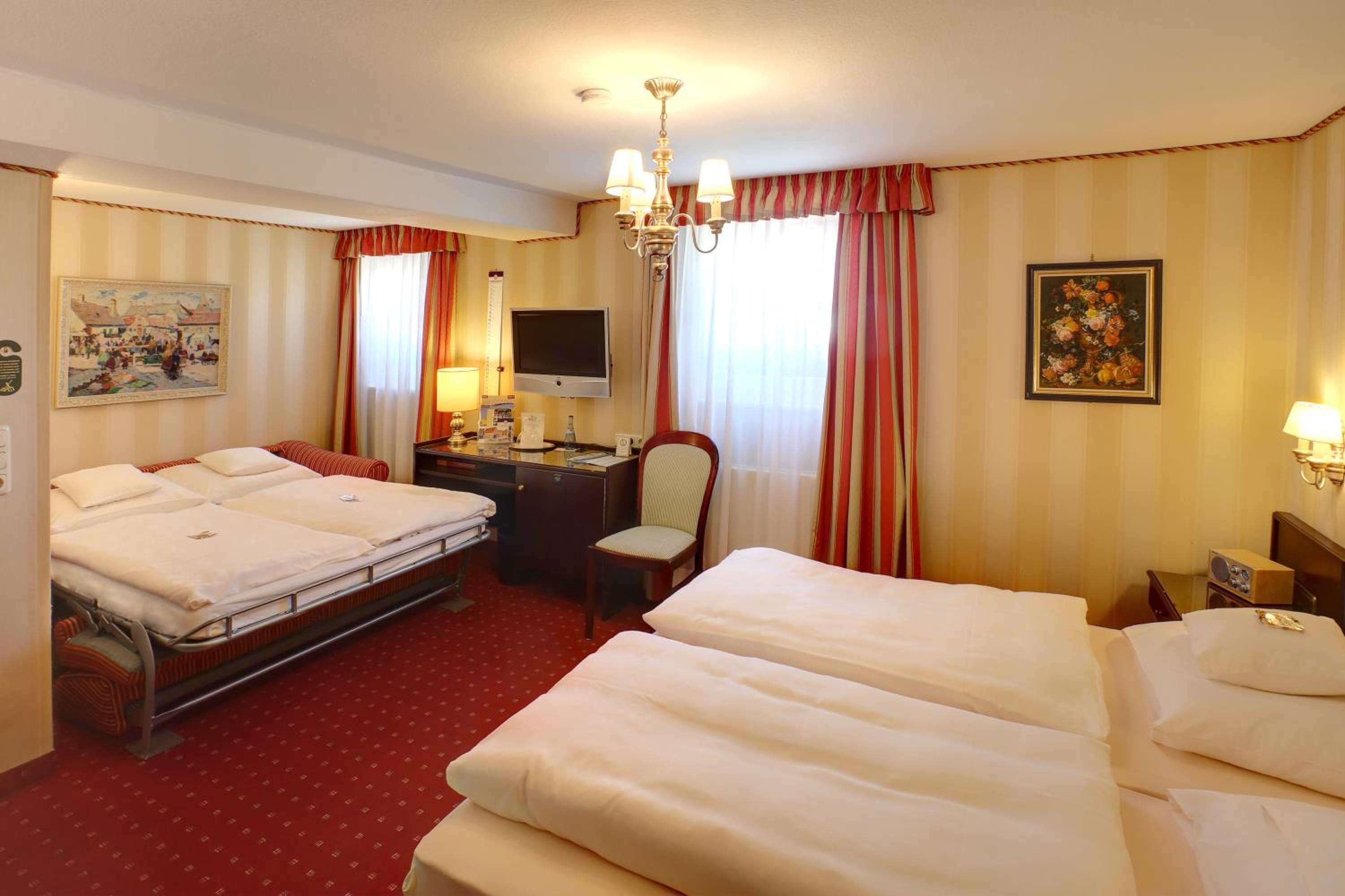 Quadruple Room - Photo 3