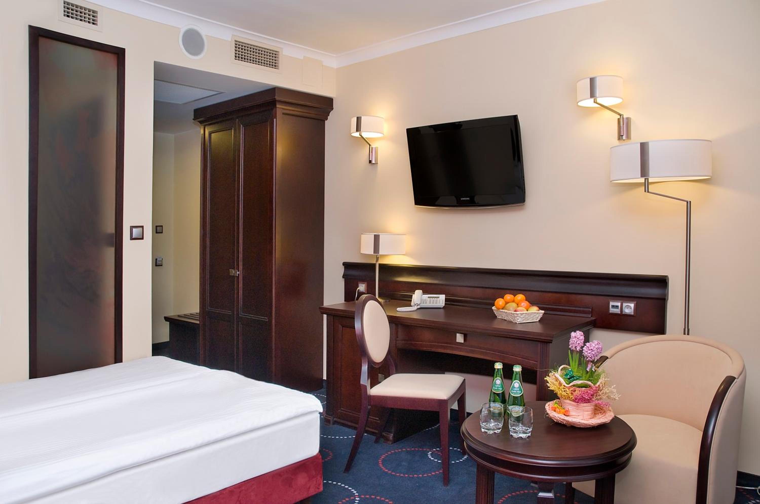 Double Room - Photo 2