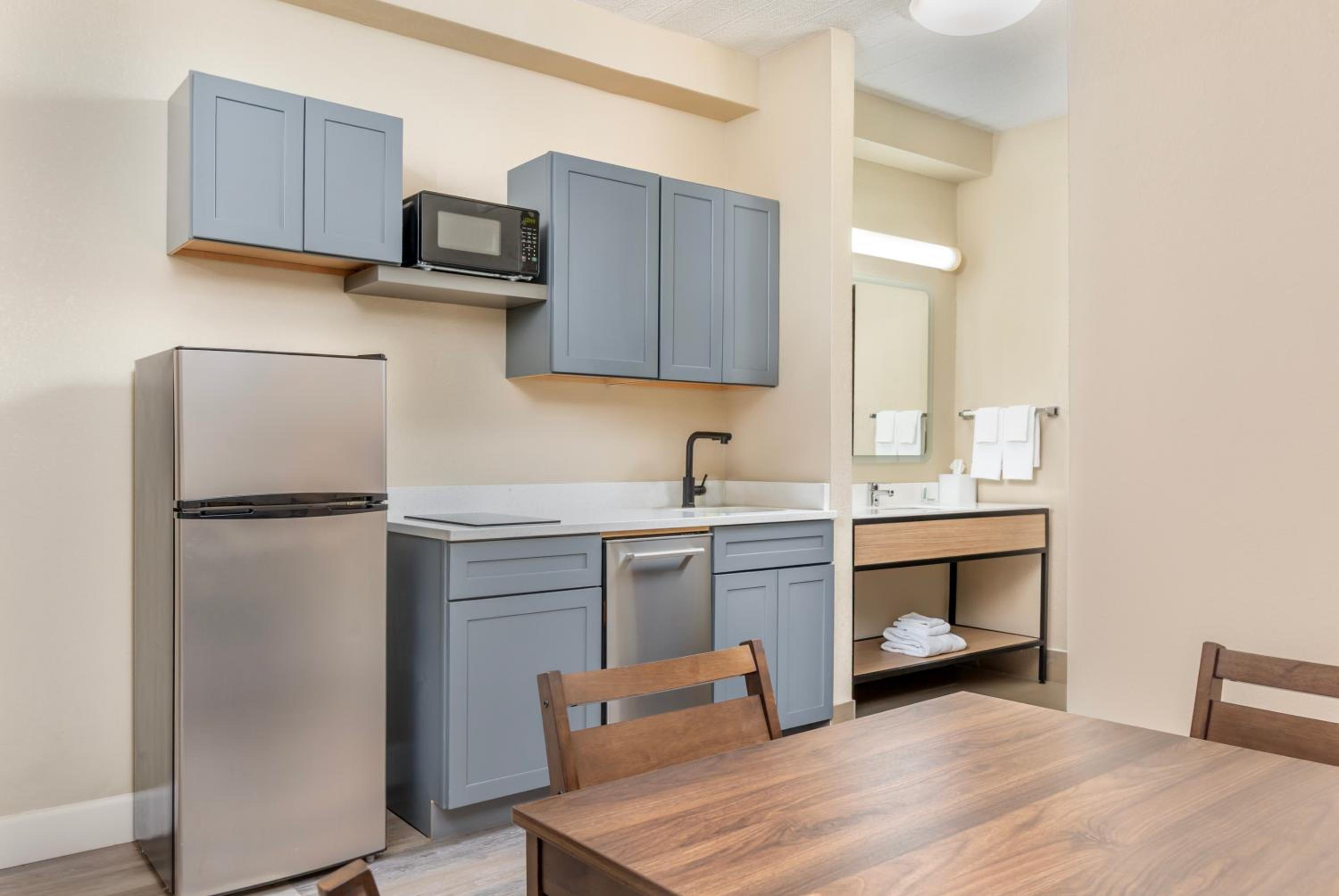 King Room with Sofa Bed and Kitchenette - Limited View