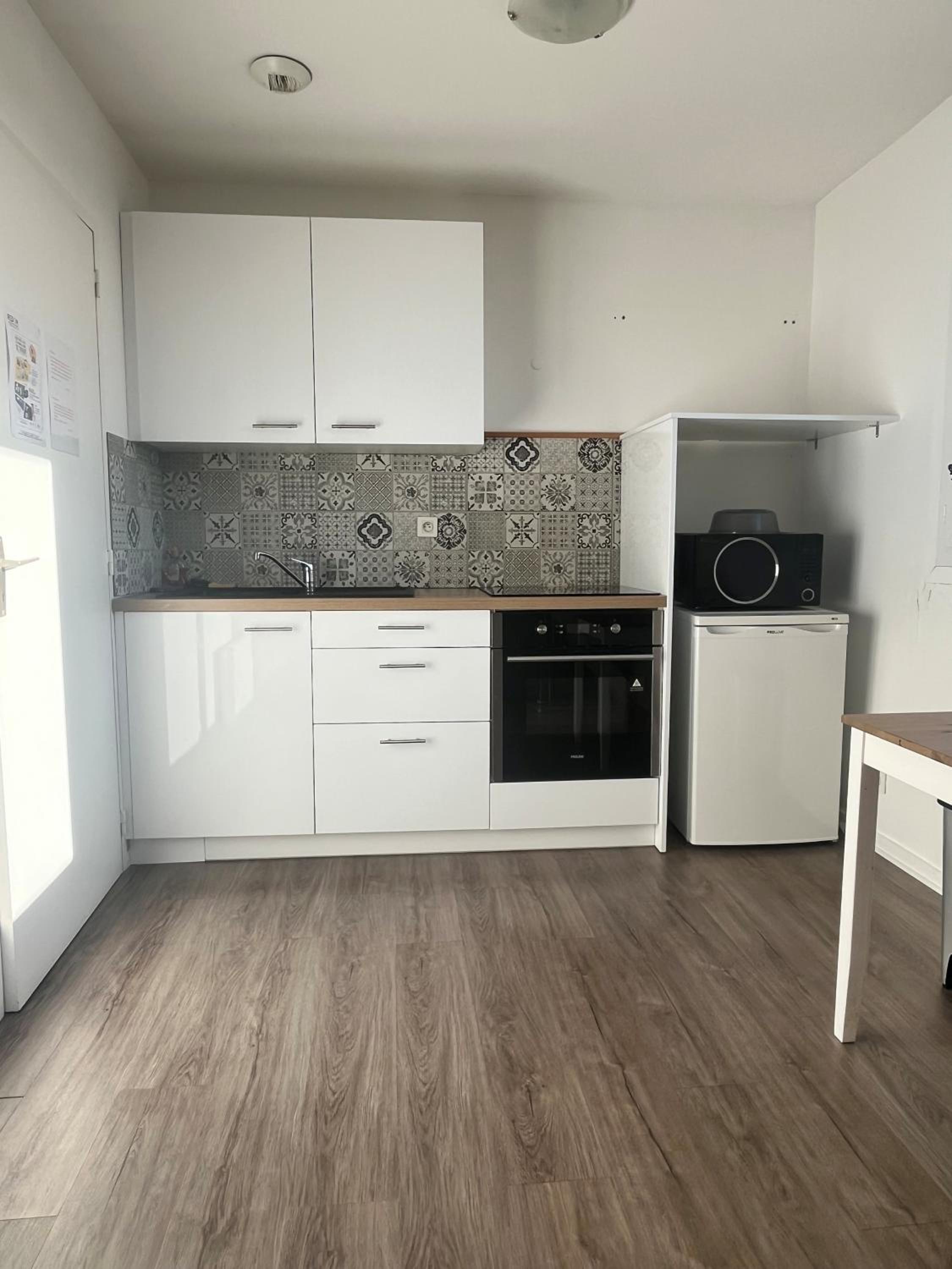 One-Bedroom Apartment photo 2