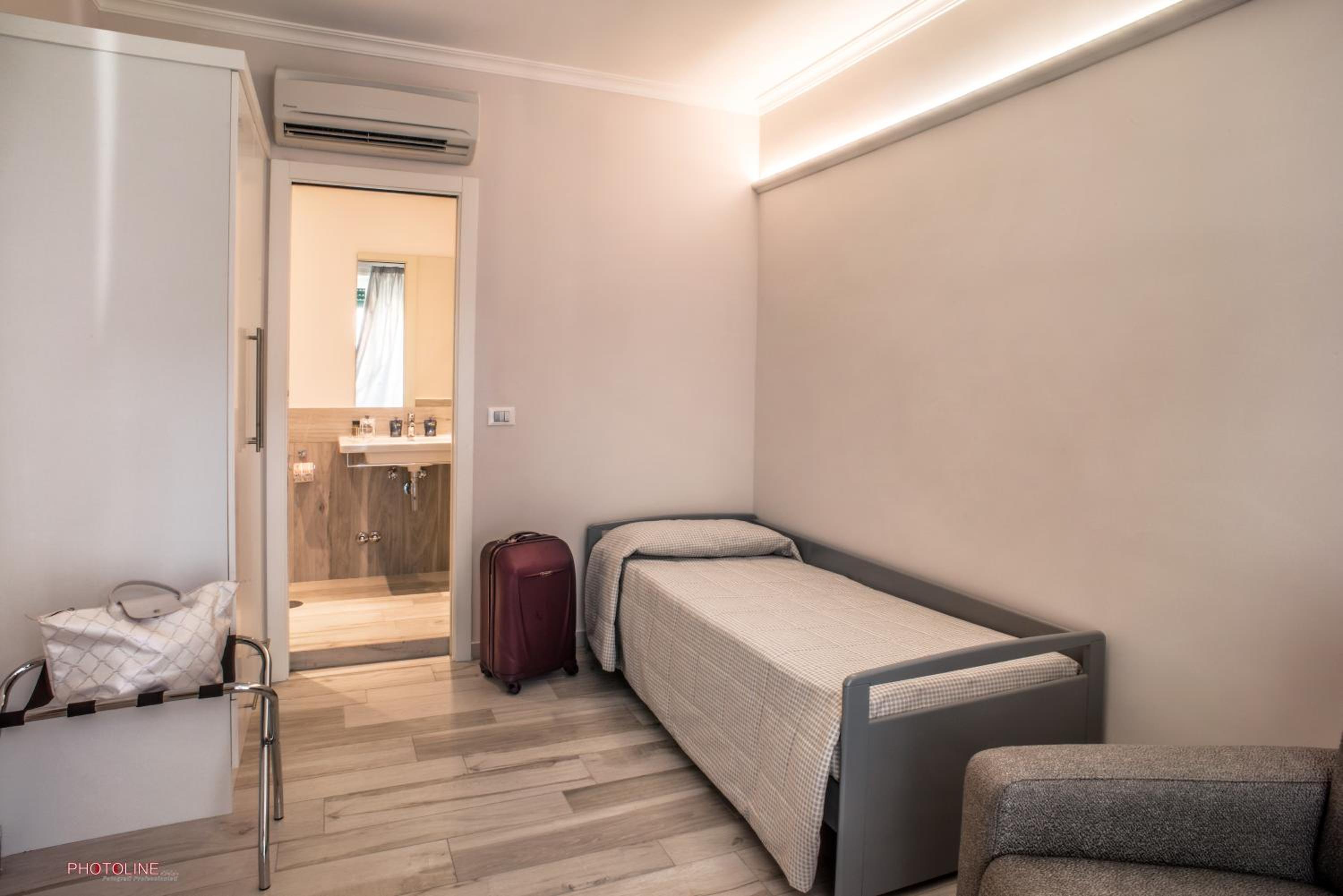 Deluxe Single Room