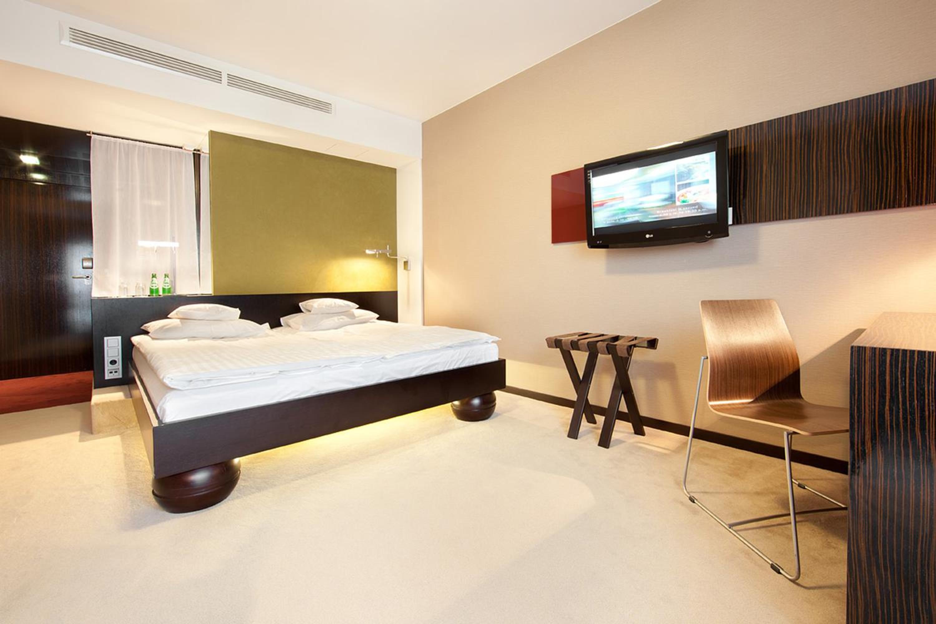 Double Room - Photo 12