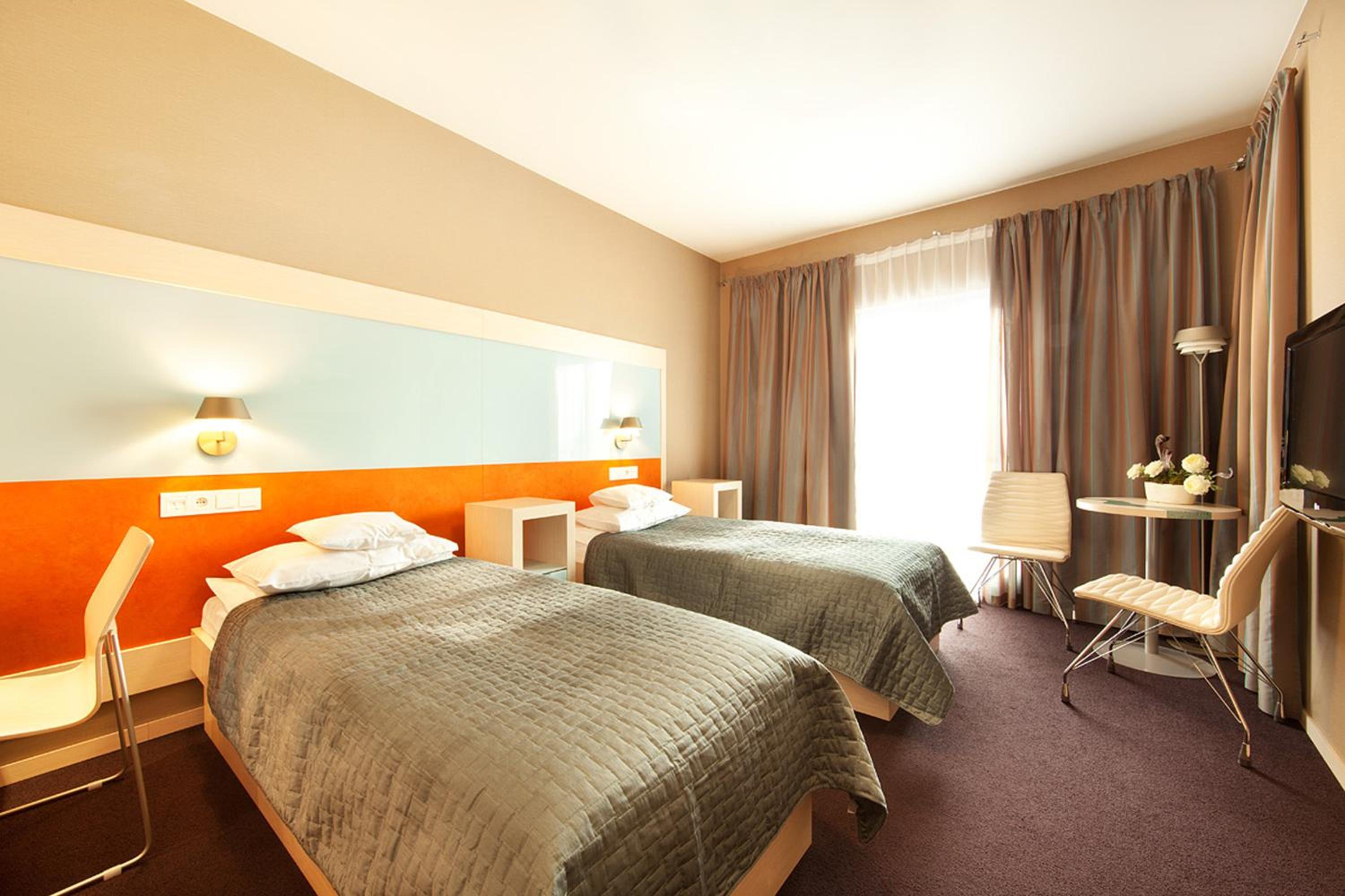 Twin Room - Photo 10